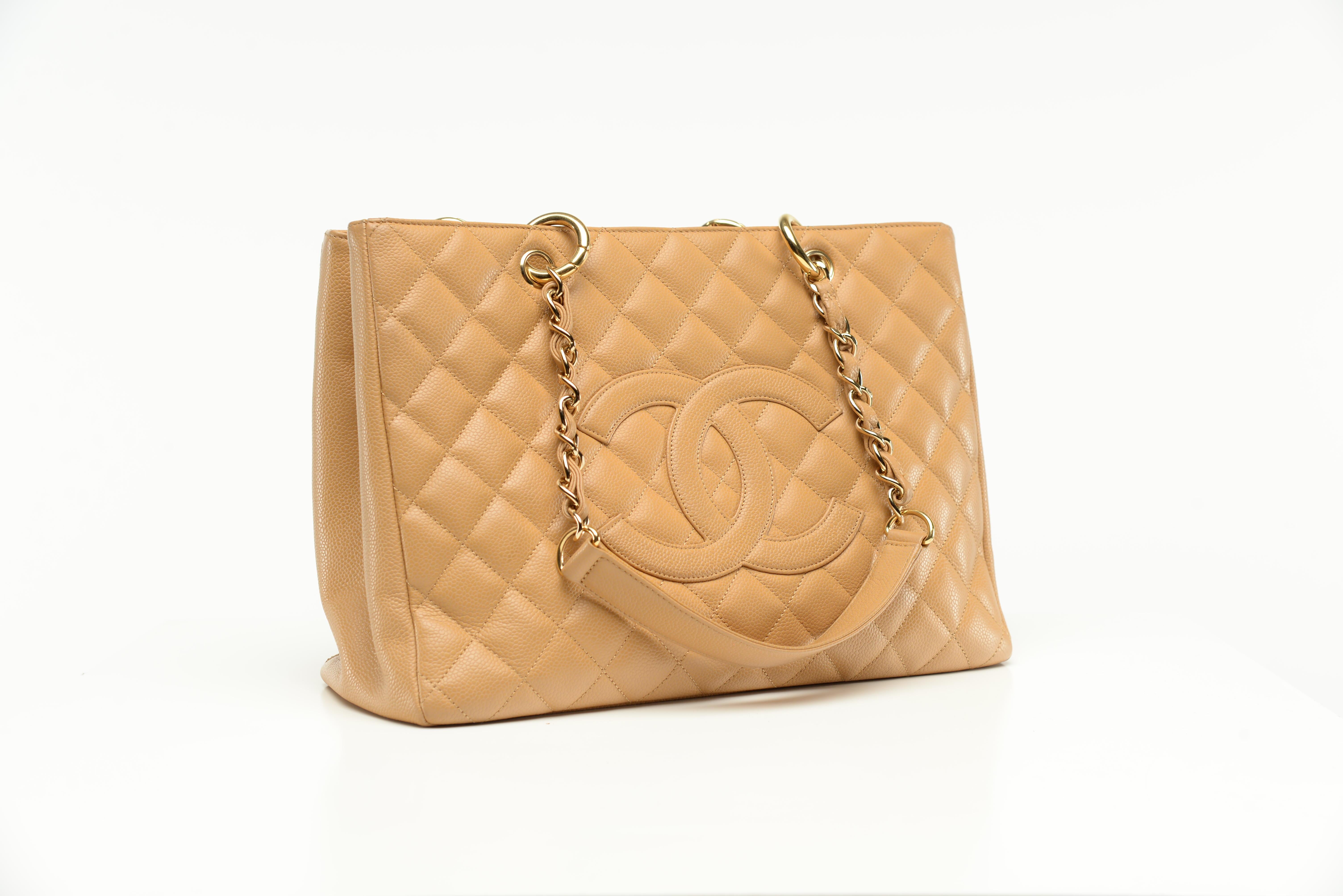 Chanel Grand Shopping Tote Quilted Caviar Beige Bag In Good Condition In Roosendaal, NL