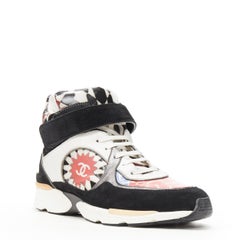 CHANEL - Escarpins hauts en daim noir avec imprimé floral, rembourrés, EU41