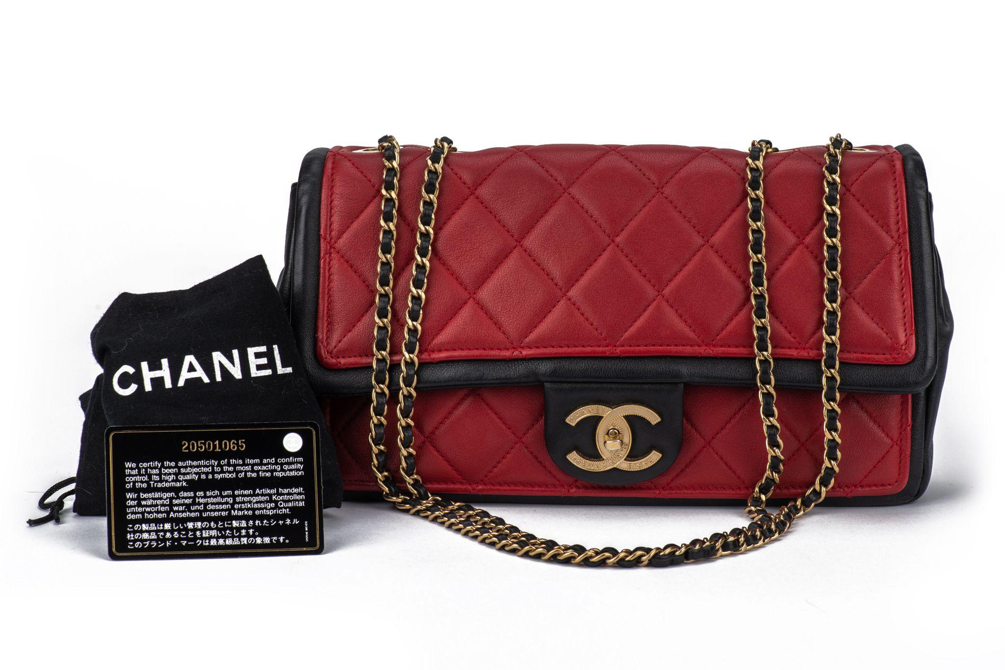 Chanel Graphic Single Flap Bag Black Red en vente 7