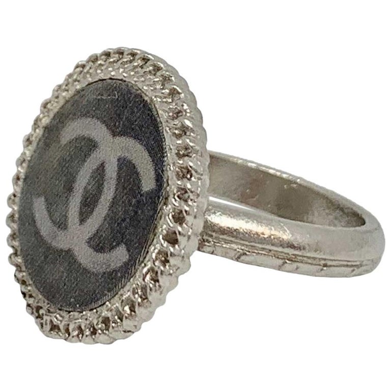Chanel Gray CC Logo Hologram Ring Size 51