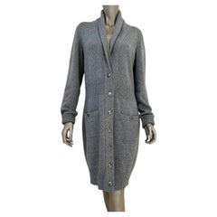 Chanel - Cardigan en tricot gris avec broche - Taille 40