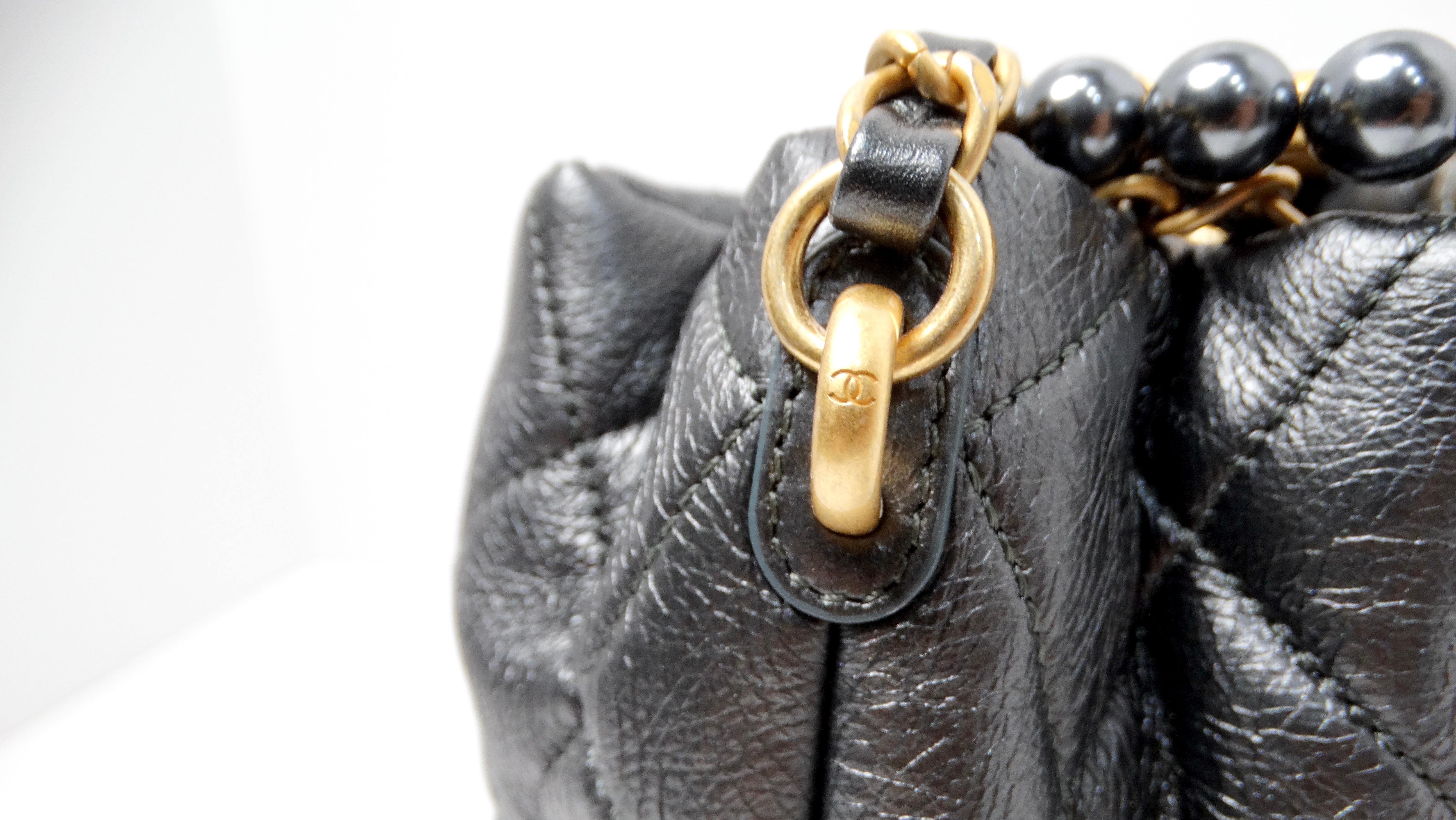 Chanel Gray Metallic Quilted Lambskin Pearl Crown Drawstring Bucket Bag For Sale 4