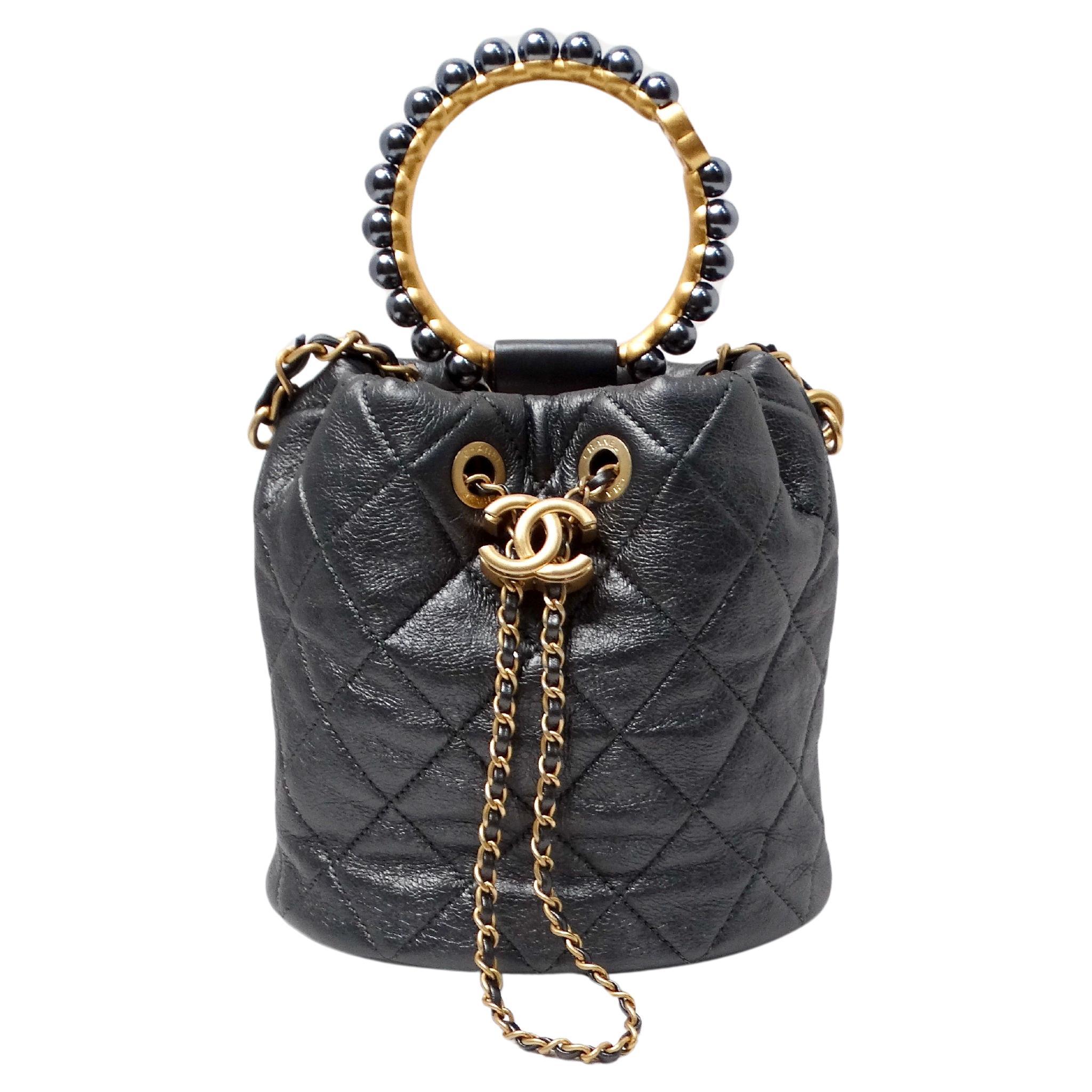 Chanel Gray Metallic Quilted Lambskin Pearl Crown Drawstring Bucket Bag For Sale