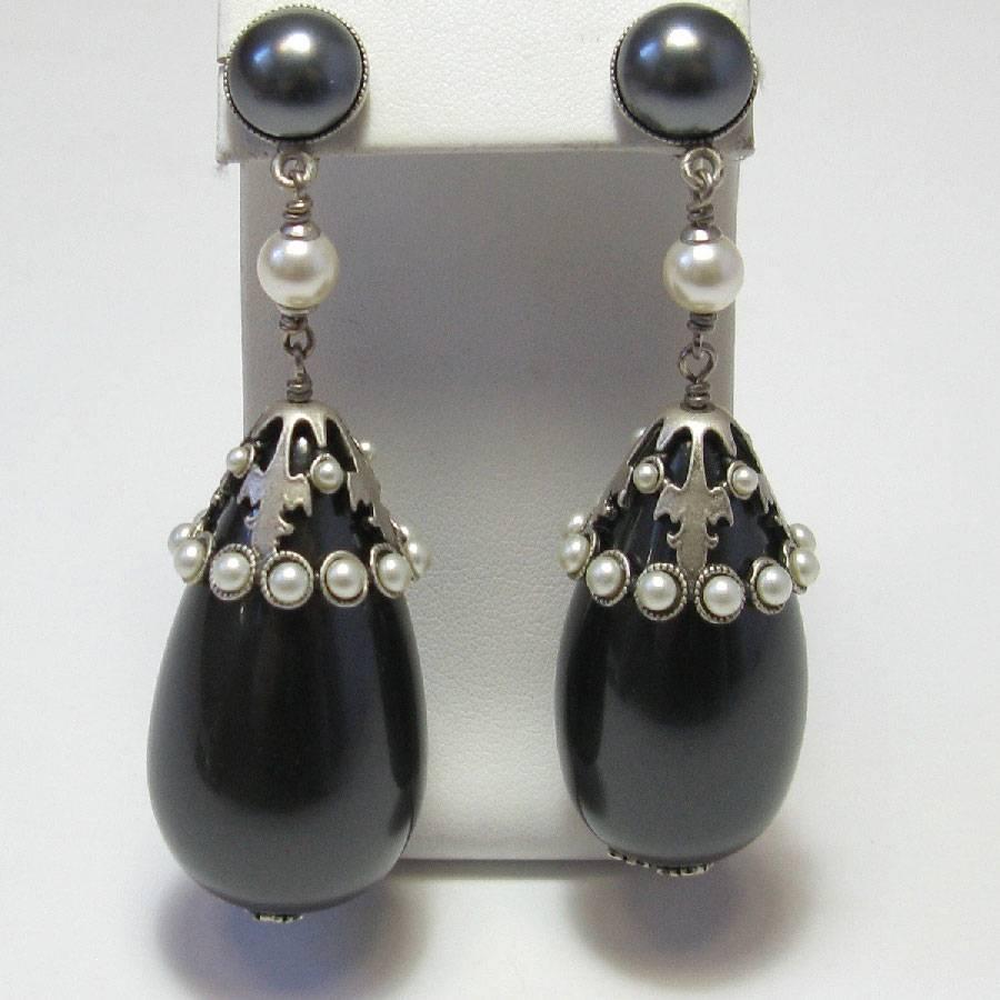 CHANEL Gray Pearl Clip-on Earrings with Silver Metal set with White Pearls 3