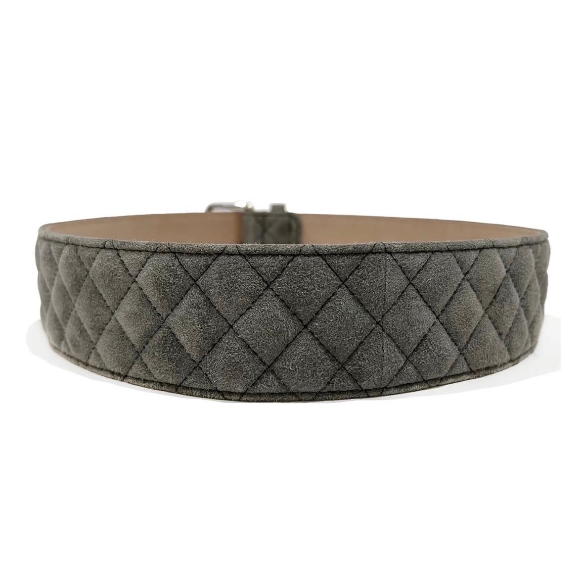 Chanel Gray Quilted Suede Belt Fall2011 In Good Condition For Sale In Los Angeles, CA