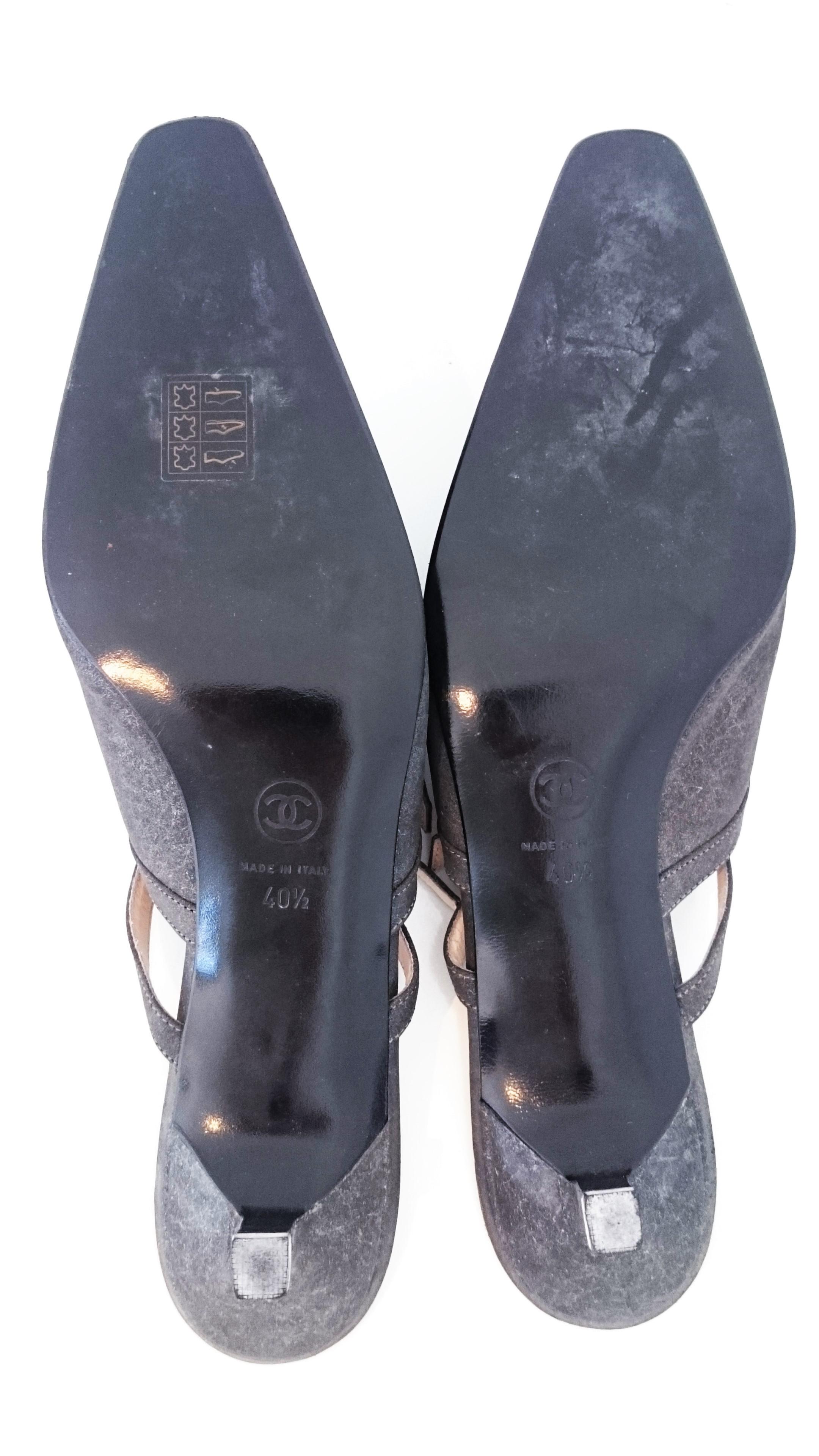 Chanel Gray Silk Heels. Excellent conditions. Size 40 1/2  For Sale 3