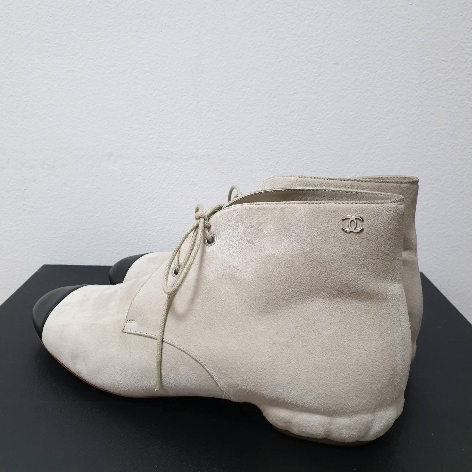 Chanel Gray Suede Lace Up Ankle Boots Booties Sz.39 For Sale 1