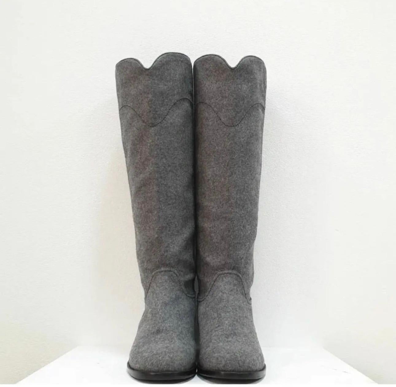 Chanel Gray Wool CC Logo Riding Boots In Good Condition In Krakow, PL