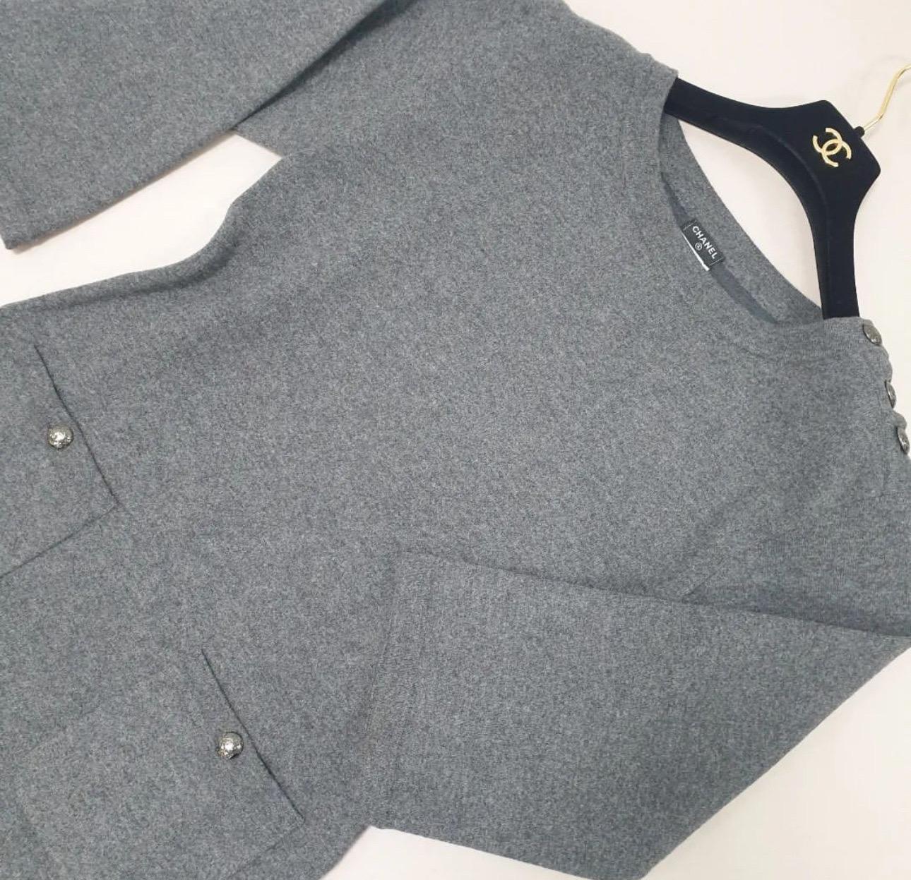 Chanel Graue Woll-Tunika-Pullover-Tops im Angebot 1
