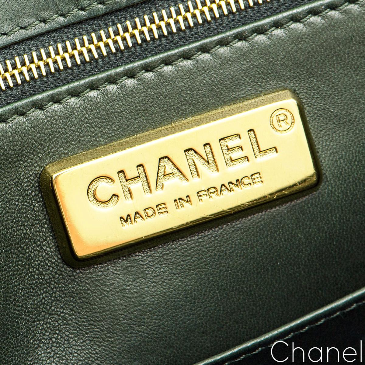 Chanel Grün Alligator Jumbo Classic Flap Tasche im Angebot 1