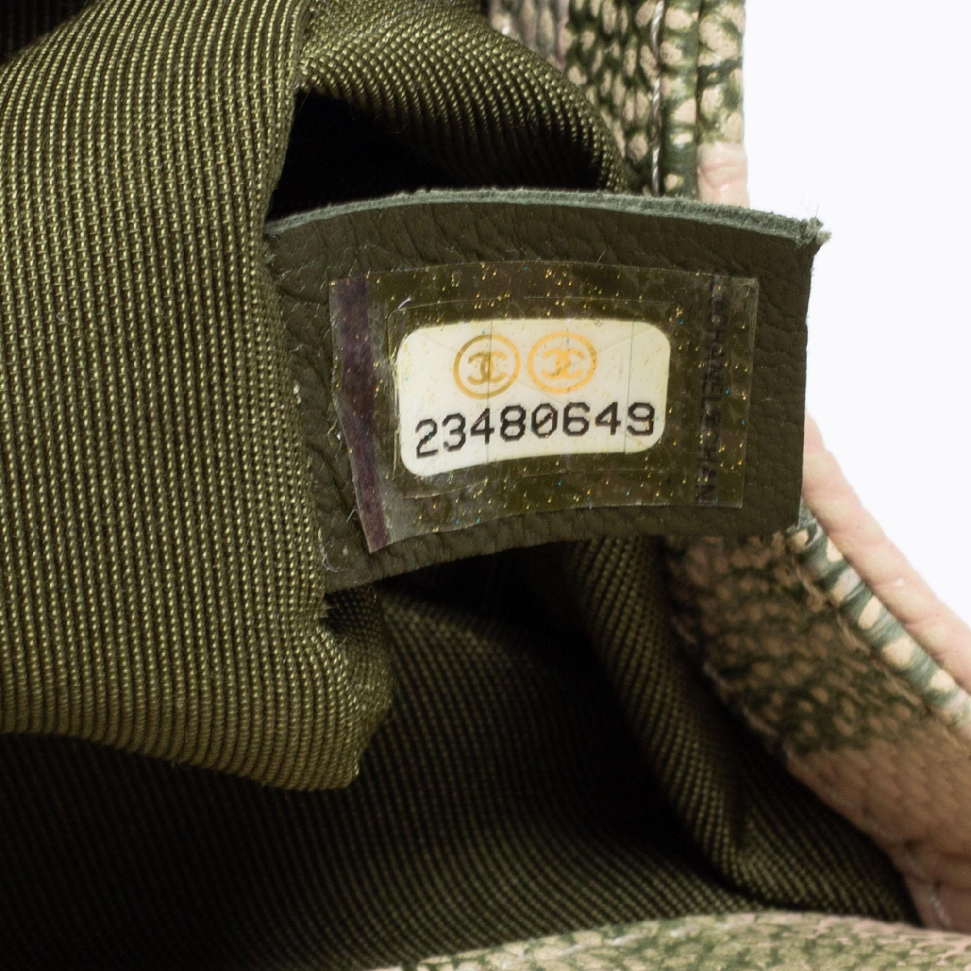 Chanel Green/Beige Quilted Caviar Leather Medium Boy Flap Bag 3