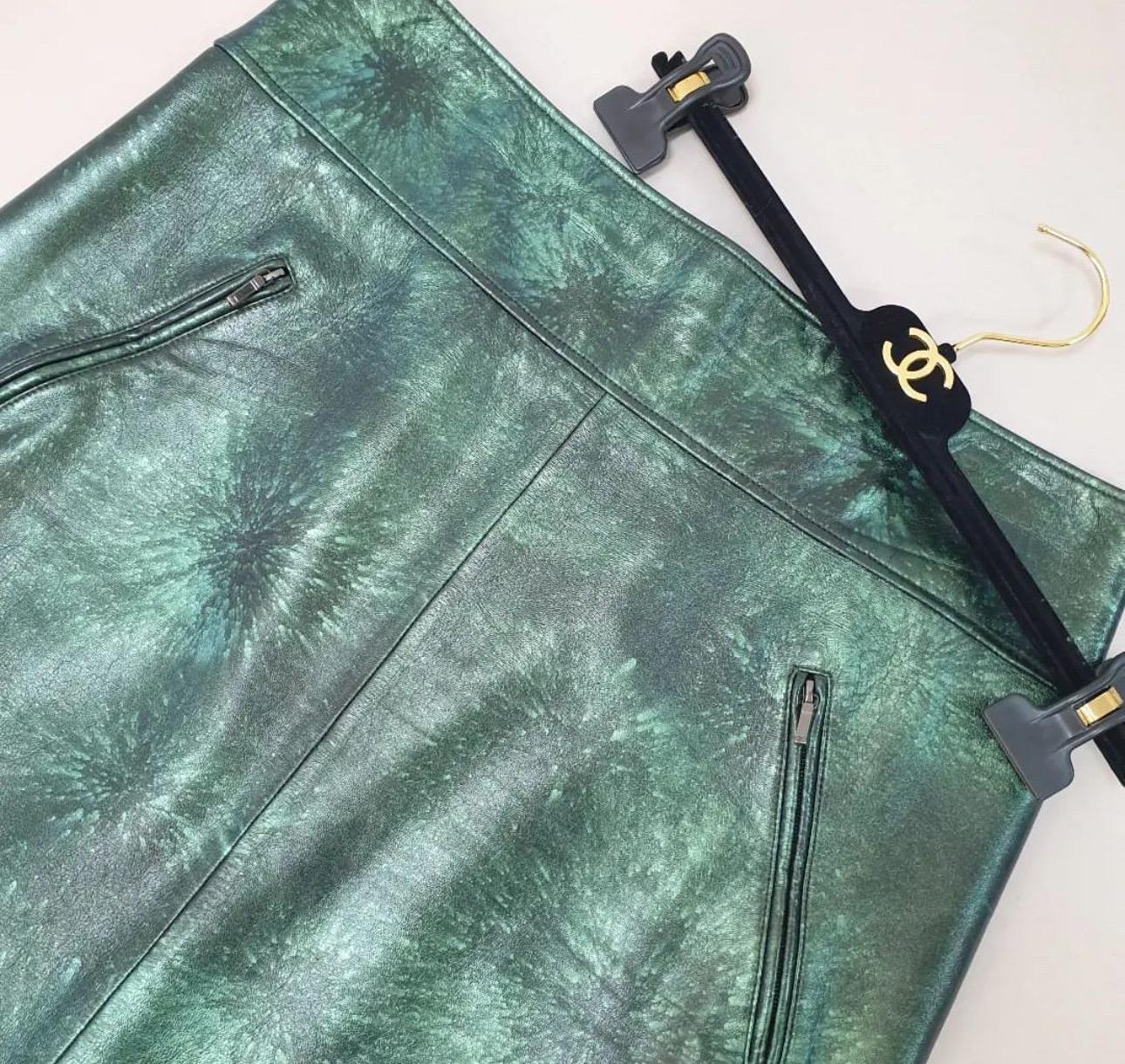 Chanel Green Black Leather Mini Skirt For Sale 2