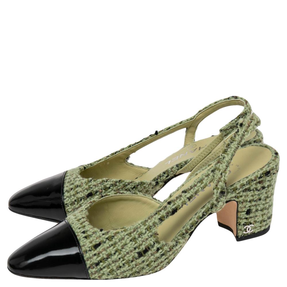 Chanel Sandalias de tweed verde/negro y charol con puntera de CC tamaño 38 Marrón