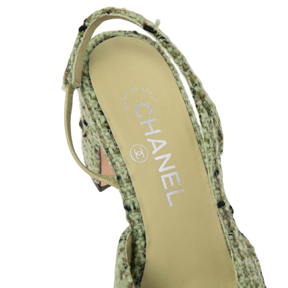 Chanel Sandalias de tweed verde/negro y charol con puntera de CC tamaño 38 3