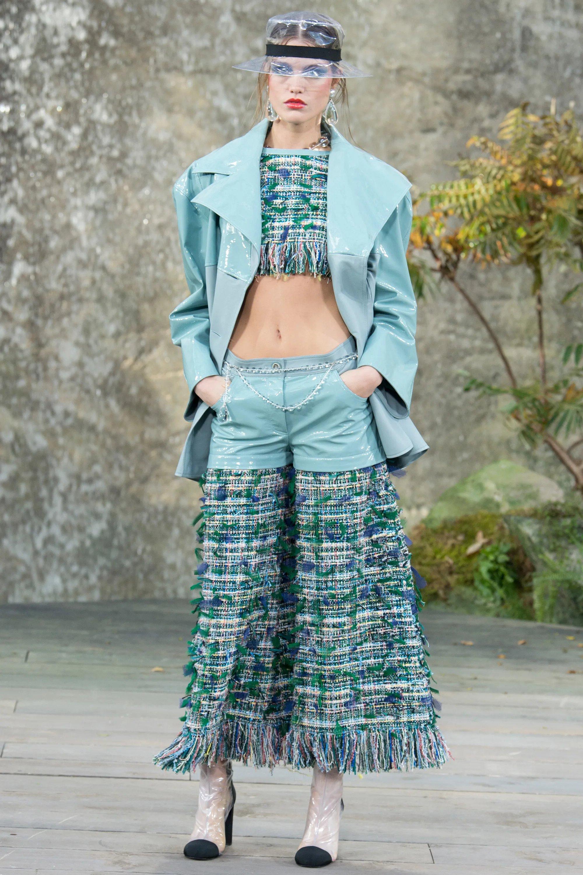 CHANEL green & blue 2018 FRINGED PATENT & TWEED WIDE LEG Pants 36 XS For Sale 3