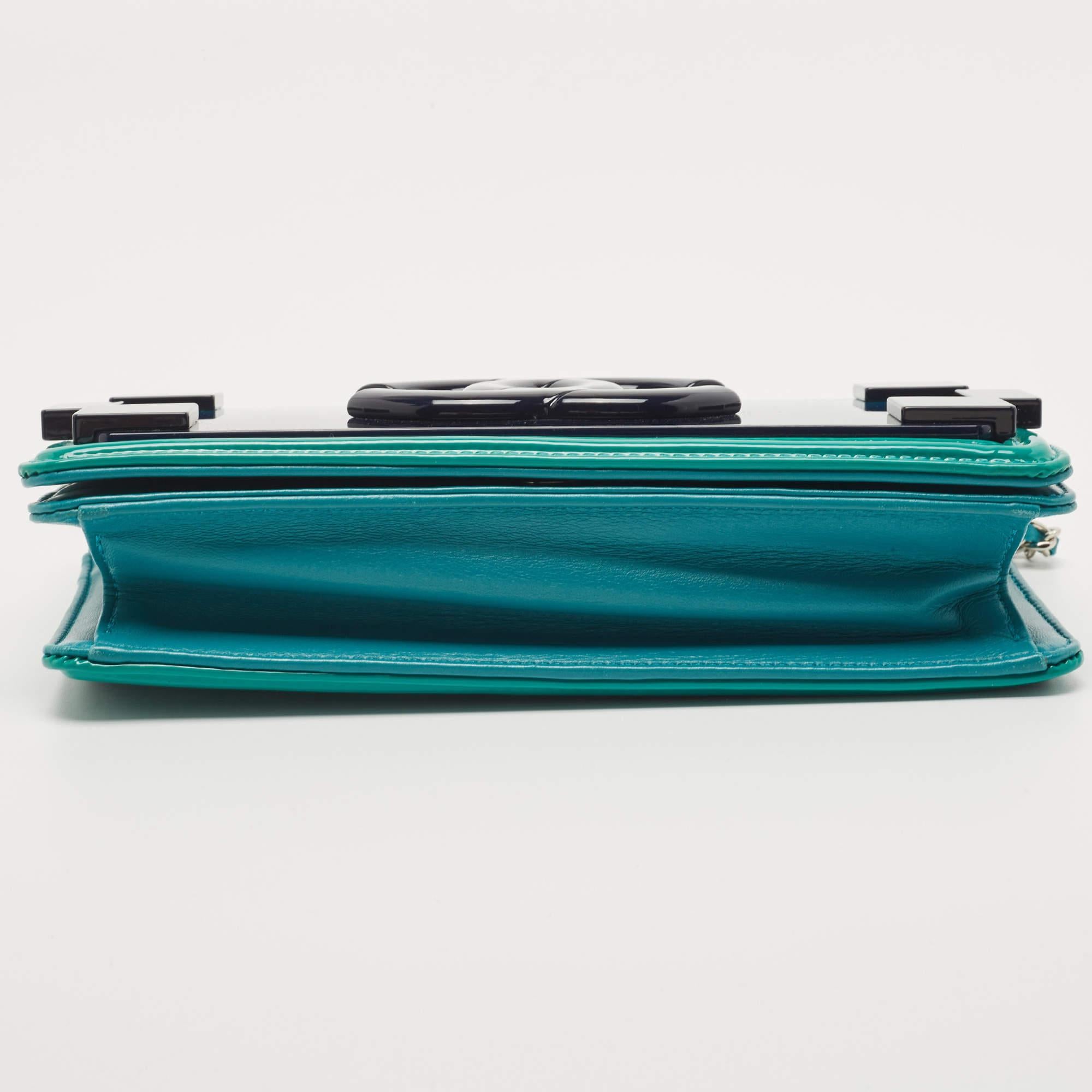Chanel Green/Blue Plexiglass and Leather Boy Brick Flap Bag In Good Condition In Dubai, Al Qouz 2