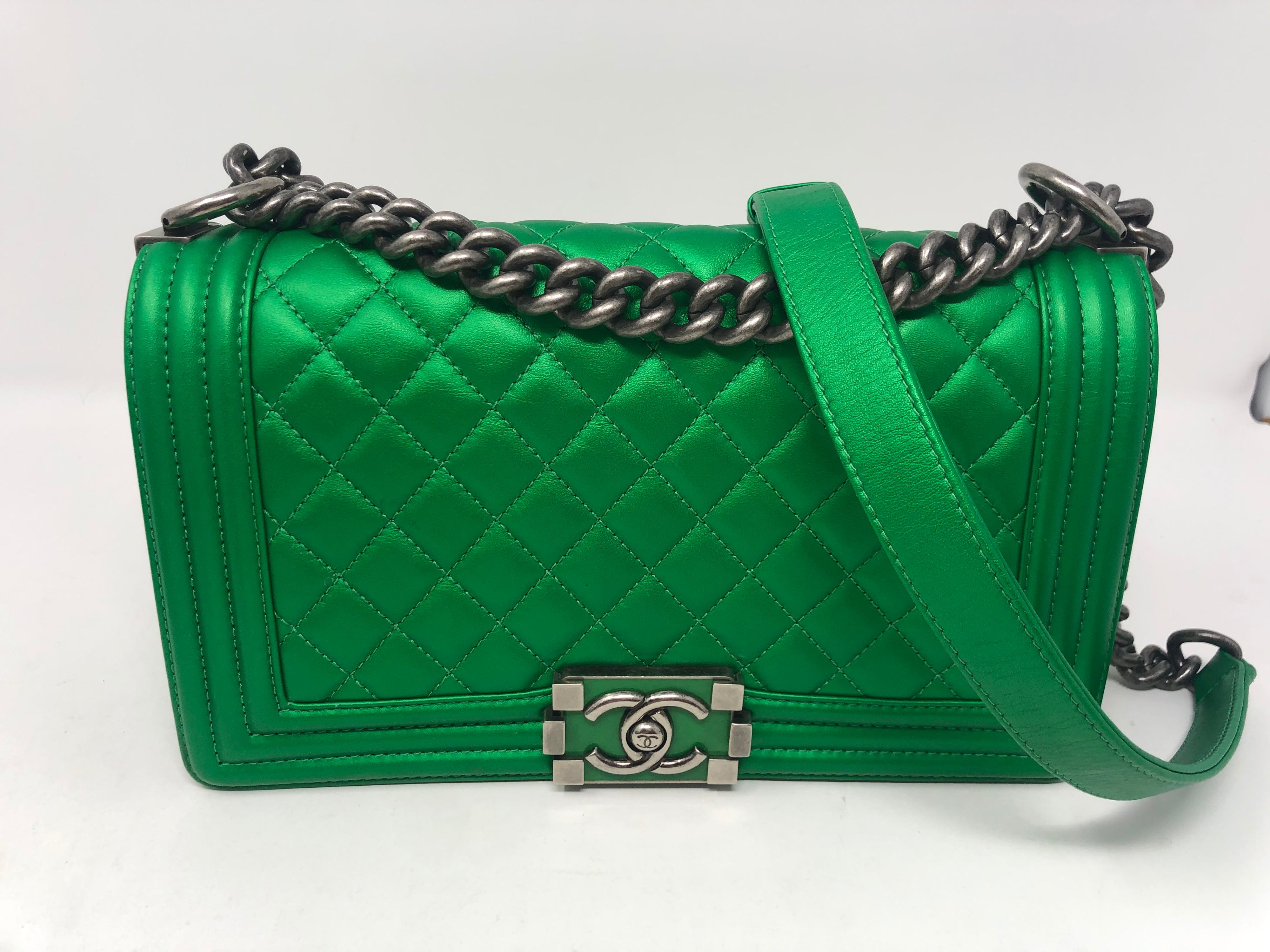 Chanel Green Boy Bag  In Good Condition In Athens, GA