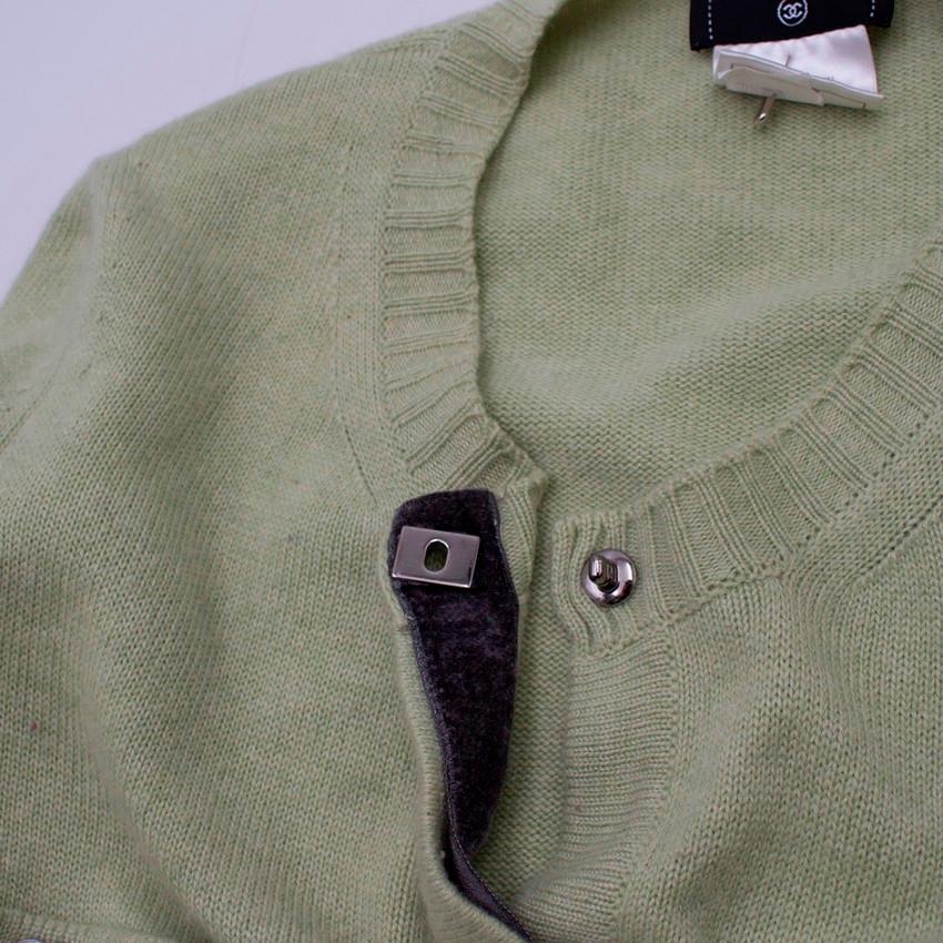 Chanel Green Cashmere Cardigan US 12 In Good Condition For Sale In London, GB