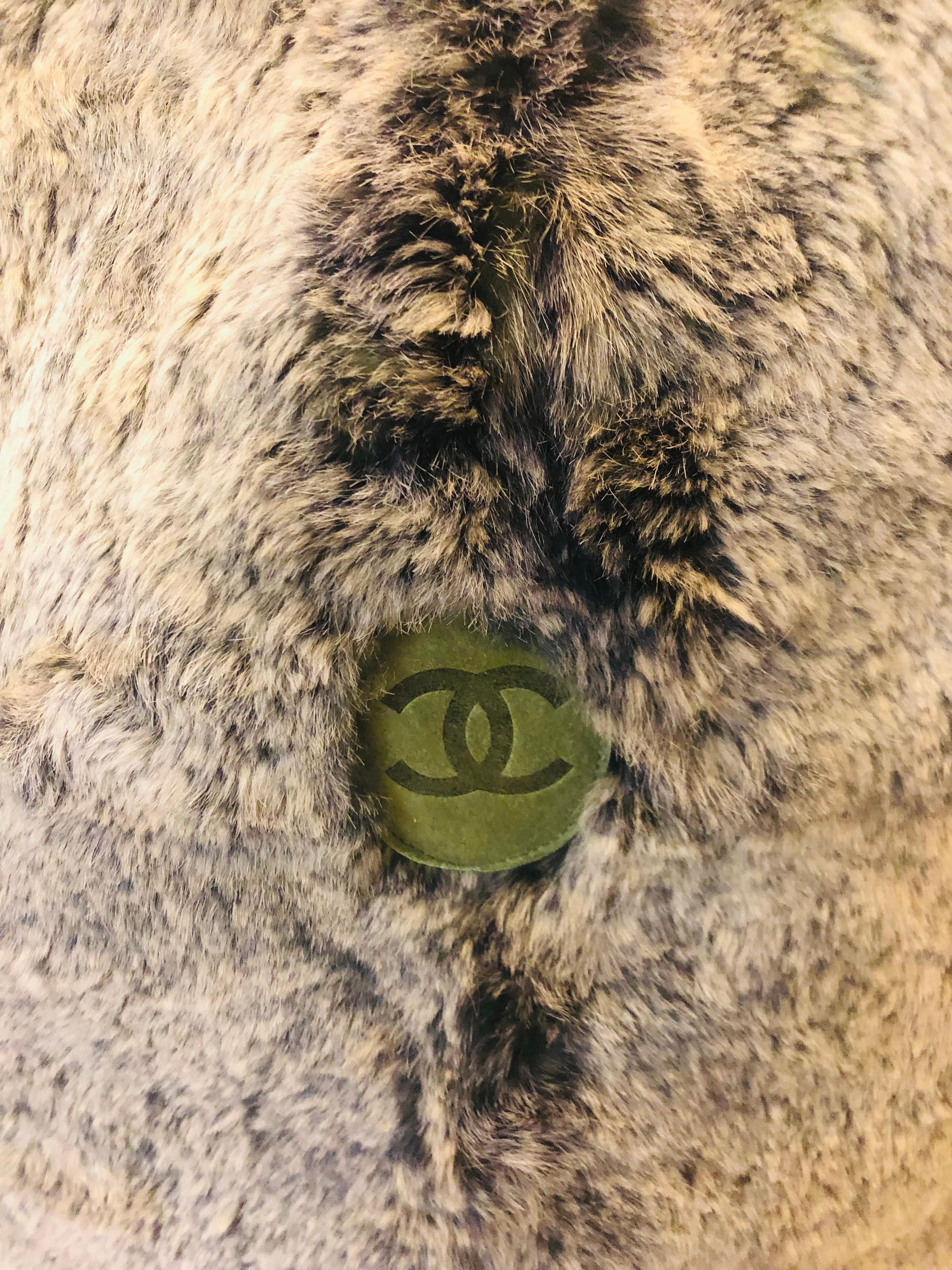 Chanel green “CC” fur and suede tote bag In Good Condition For Sale In Sheung Wan, HK
