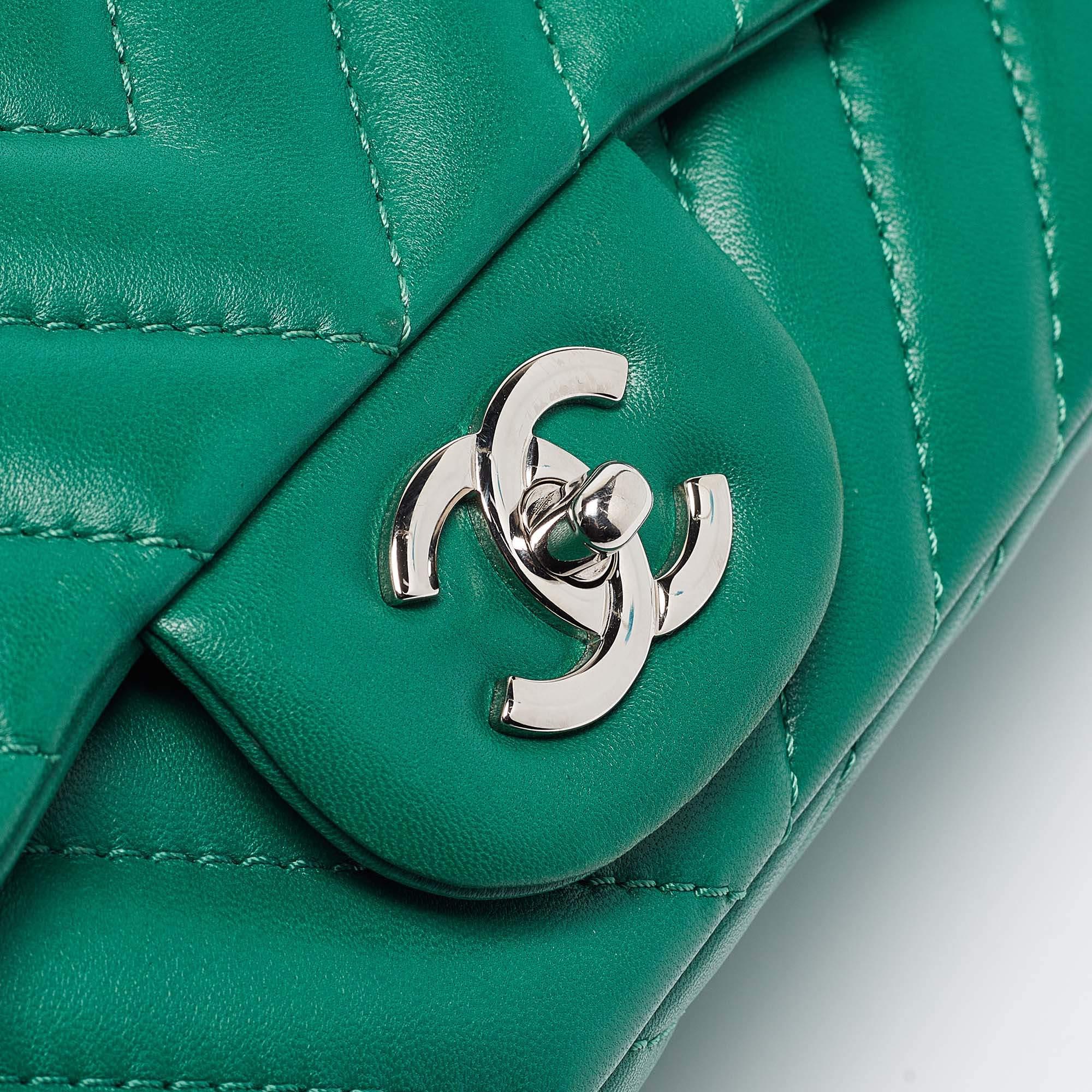 Chanel Green Chevron Leather Maxi Classic Single Flap Bag For Sale 1