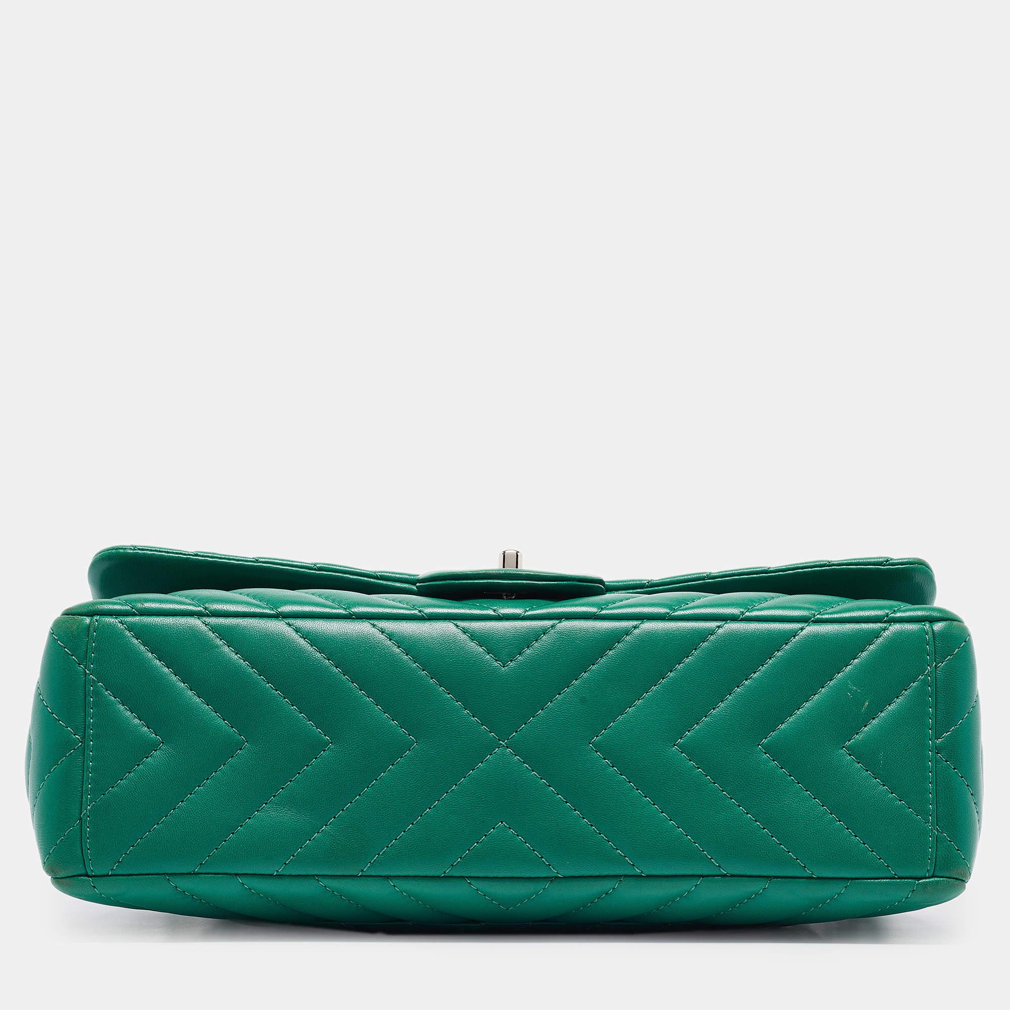 Chanel Green Chevron Leather Maxi Classic Single Flap Bag For Sale 4
