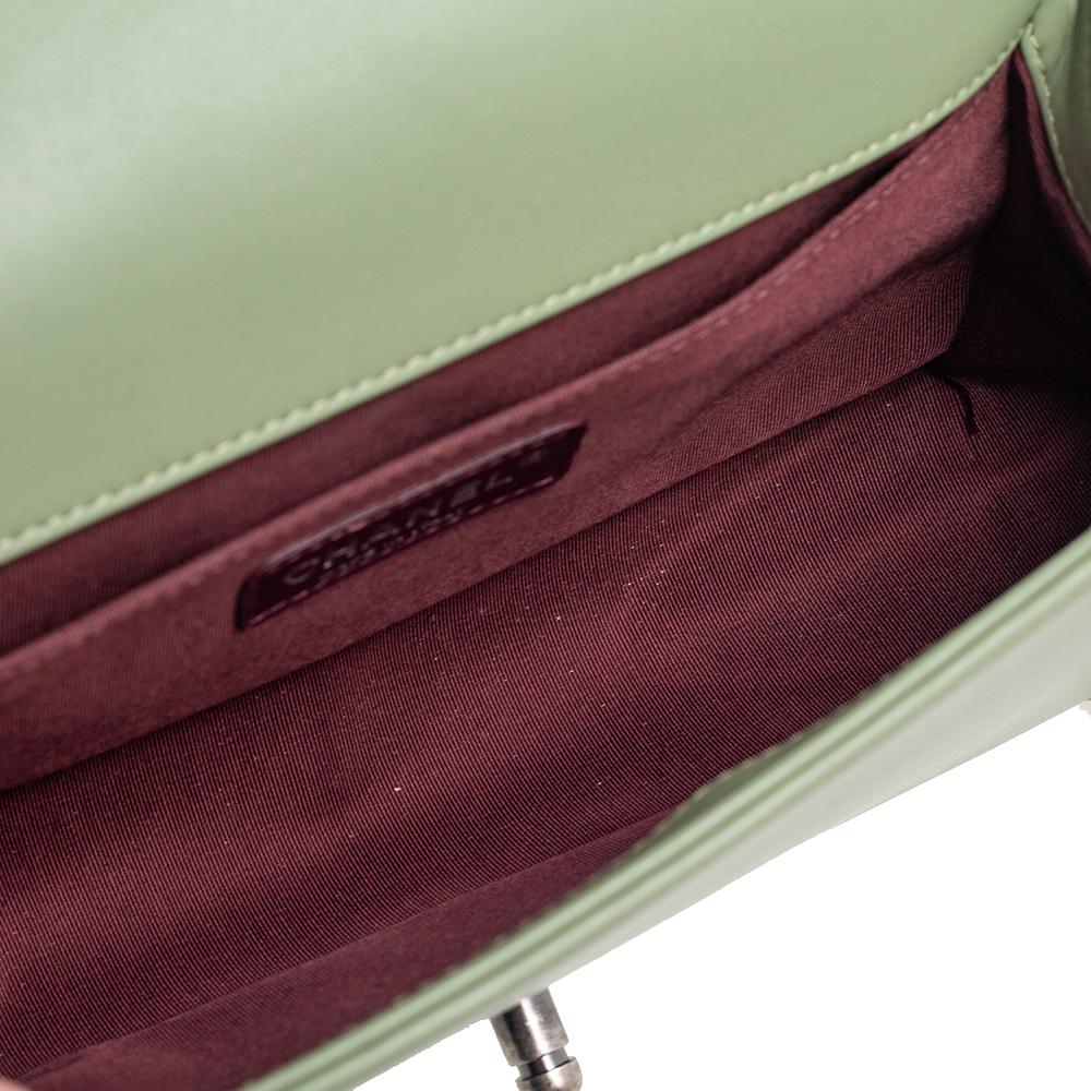 Chanel Green Chevron Leather Medium Boy Flap Bag 2