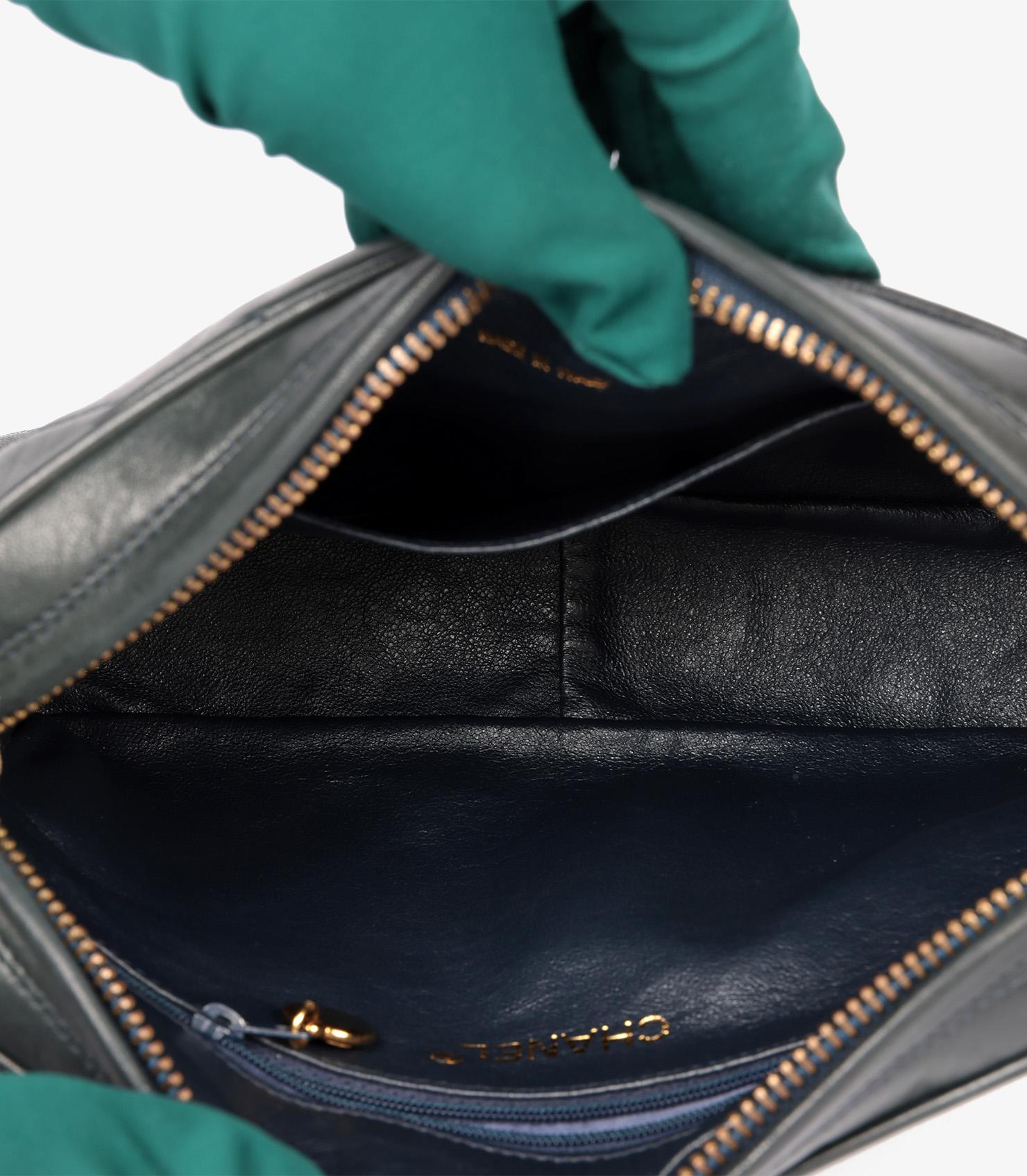 Chanel Green Chevron Quilted Lambskin Vintage Medium CC Camera Bag For Sale 5