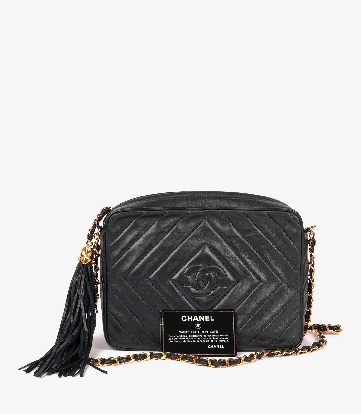 Chanel Green Chevron Quilted Lambskin Vintage Medium CC Camera Bag For Sale 6