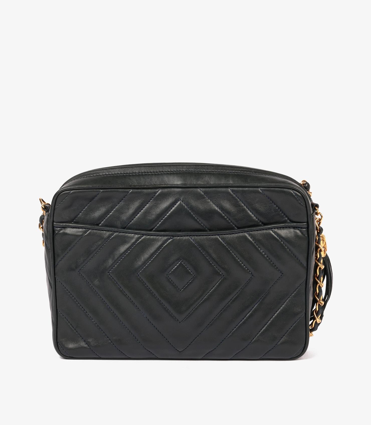 Chanel Green Chevron Quilted Lambskin Vintage Medium CC Camera Bag For Sale 1