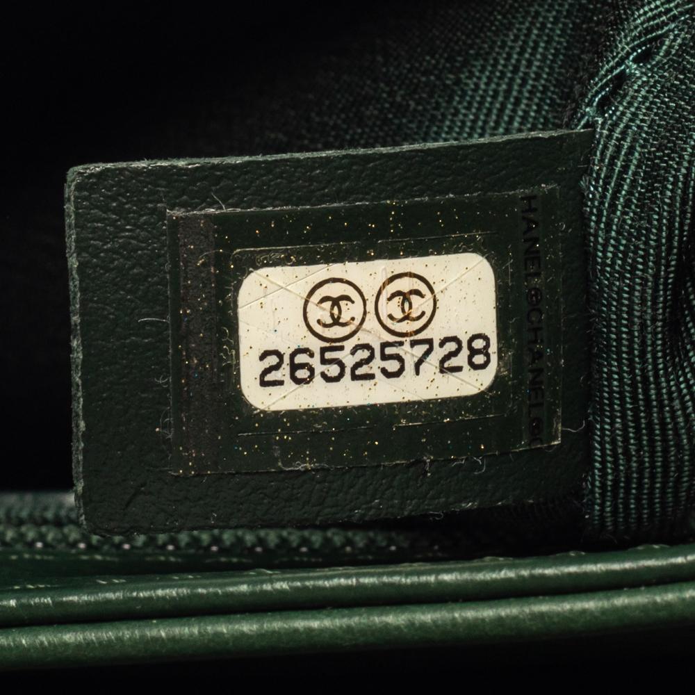 Chanel Grün Chevron gesteppt Leder abgedeckt CC Klappe Tasche 3