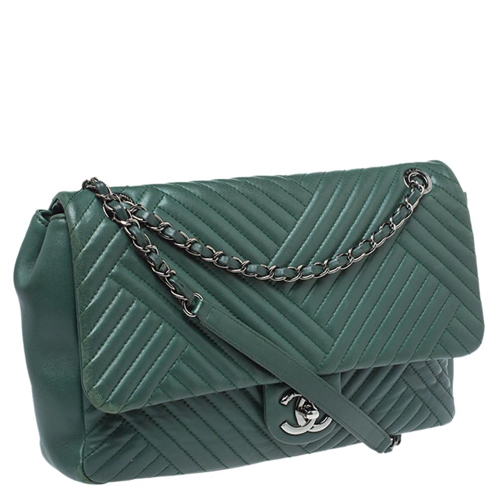 Chanel Green Crossing Quilted Leather CC Flap Shoulder Bag In Good Condition In Dubai, Al Qouz 2