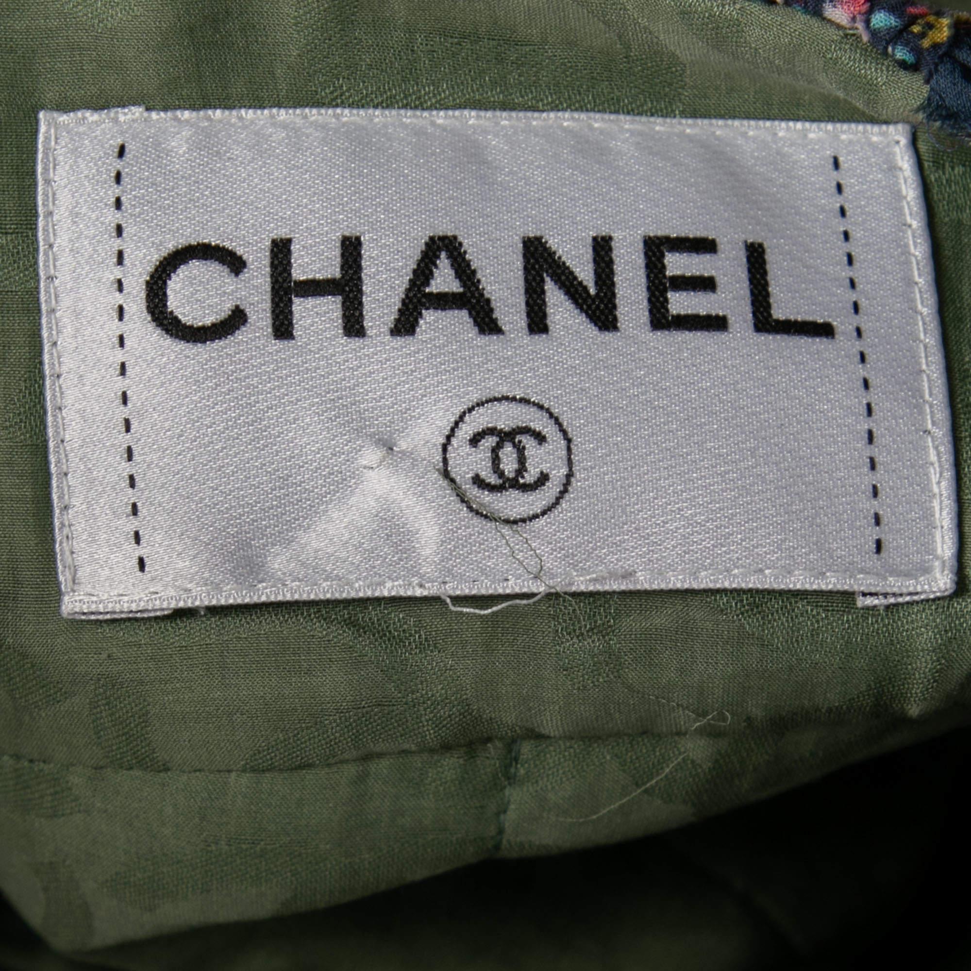 Veste Chanel en tweed vert fantaisie à boutons sur le devant XXL Excellent état - En vente à Dubai, Al Qouz 2