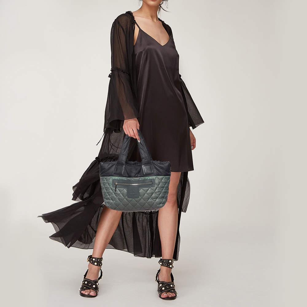 This alluring tote bag for women has been designed to assist you on any day. Convenient to carry and fashionably designed  the tote is cut with skill and sewn into a great shape. It is well equipped to be a reliable accessory.