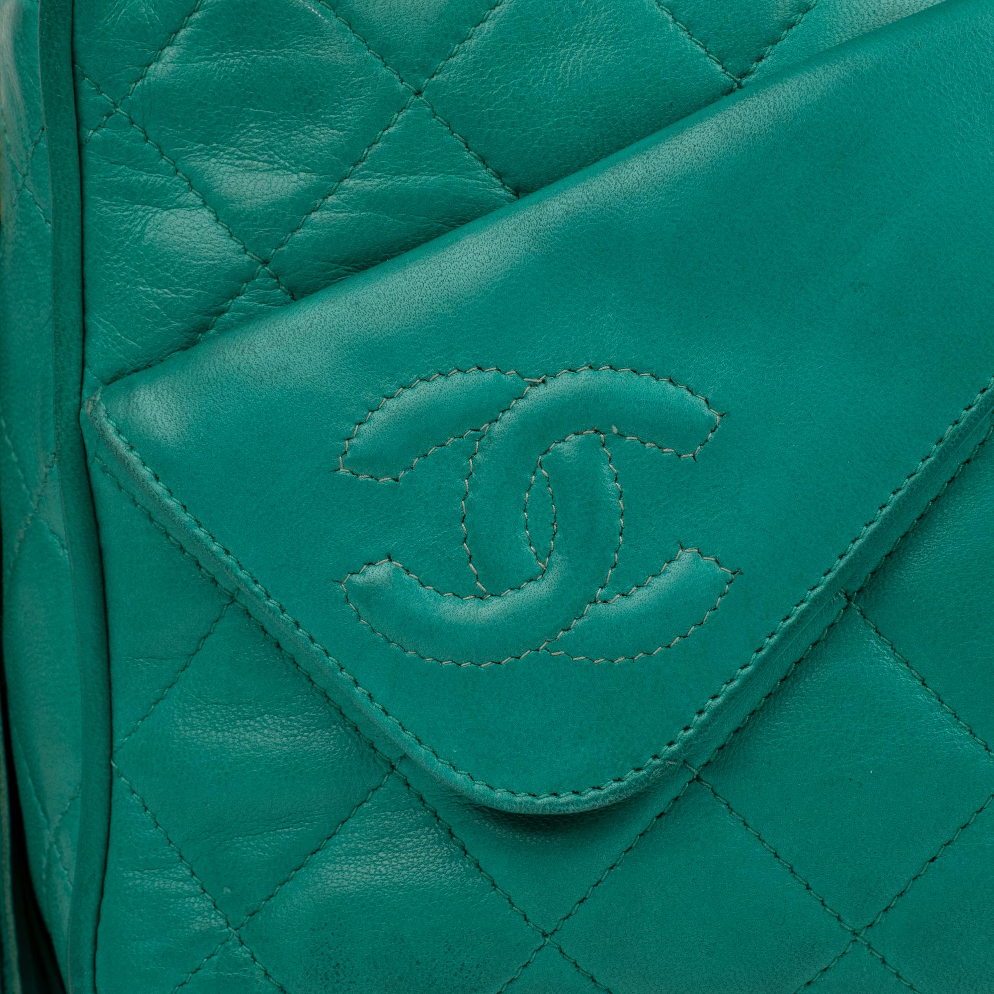 Chanel Green Lamb Skin Leather Shoulder Bag In Good Condition In Paris, IDF