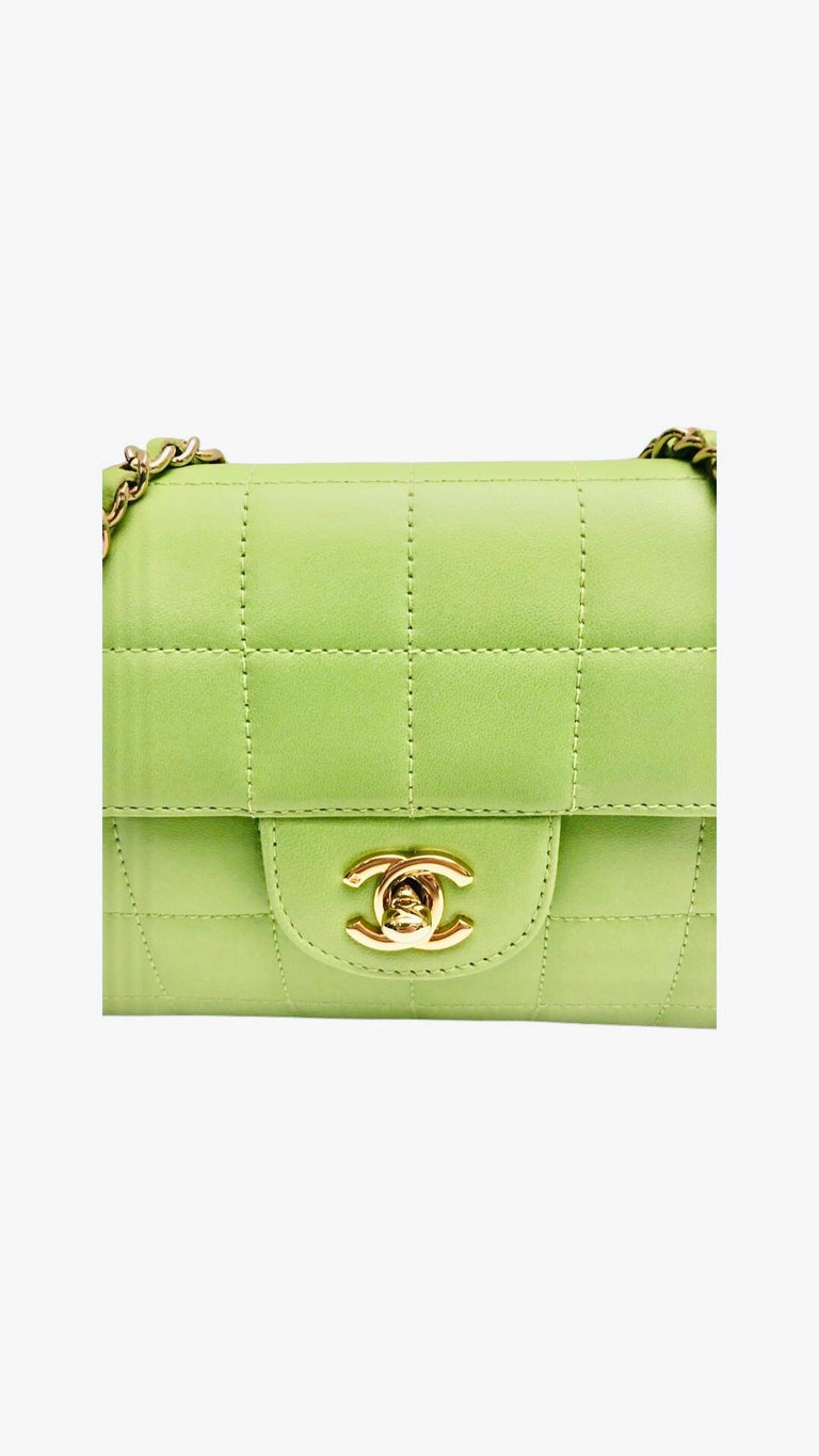 Women's or Men's Chanel Green Lambskin Chocolate Bar Flap Shoulder Bag  For Sale
