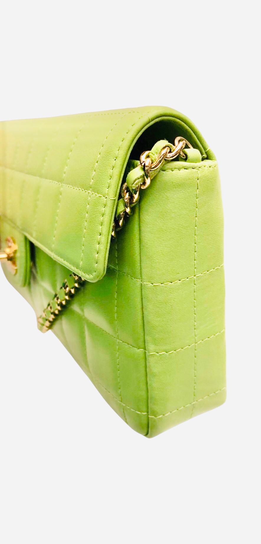 Women's or Men's Chanel Green Lambskin Chocolate Bar Flap Shoulder Bag 