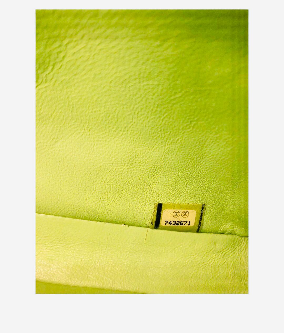 Chanel Green Lambskin Chocolate Bar Flap Shoulder Bag  2