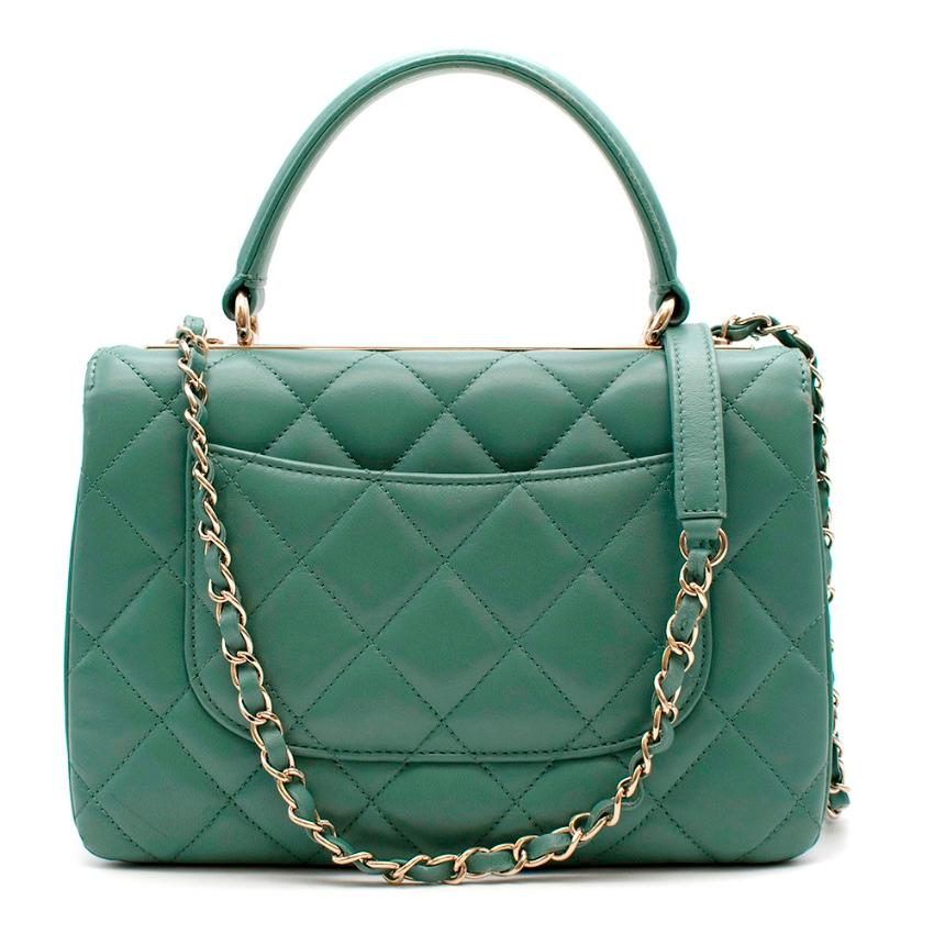 Chanel Grün Lammfell Klappe Top Handle Tasche mit goldenen Hardware im Zustand „Hervorragend“ in London, GB