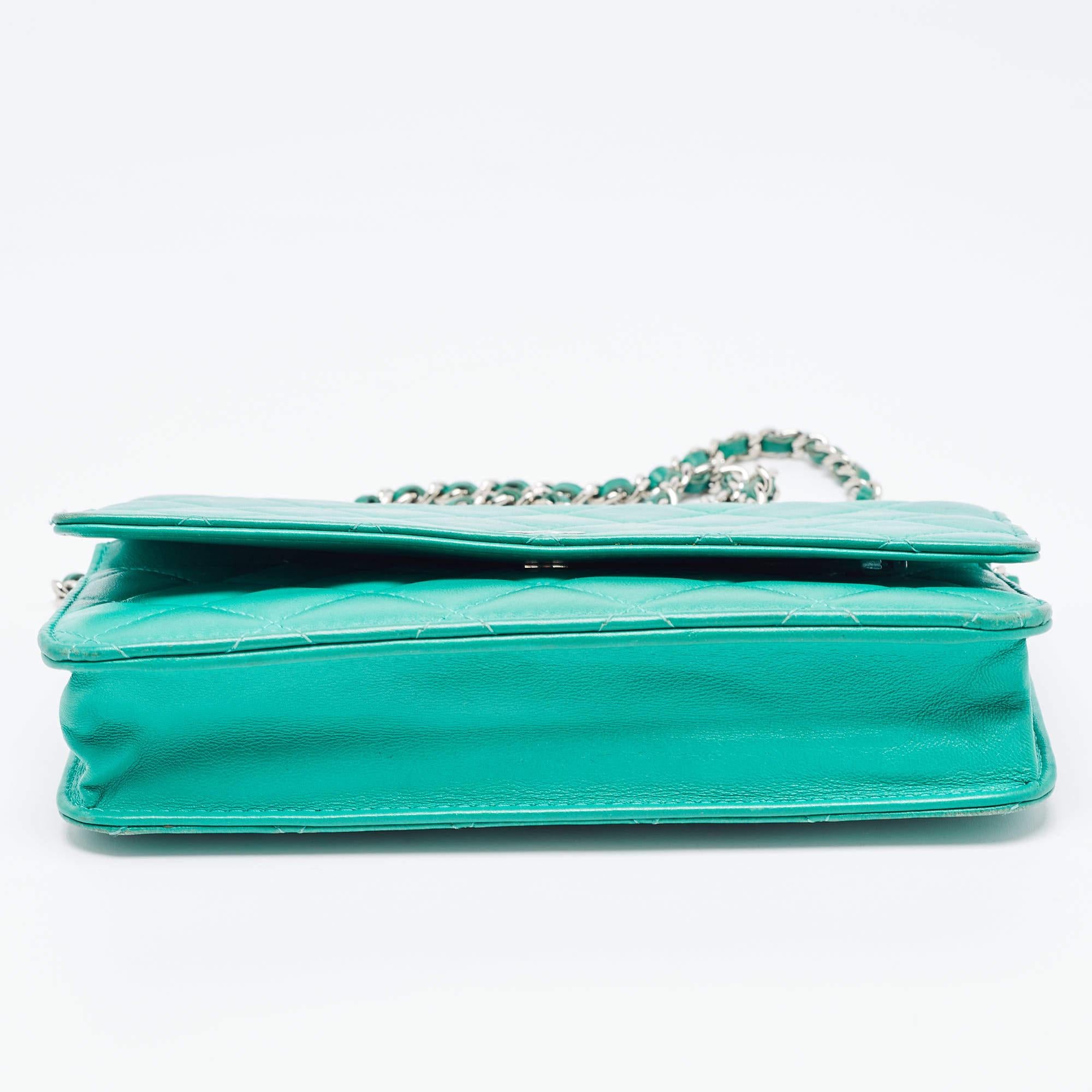 Chanel Green Leather CC Wallet On Chain 1