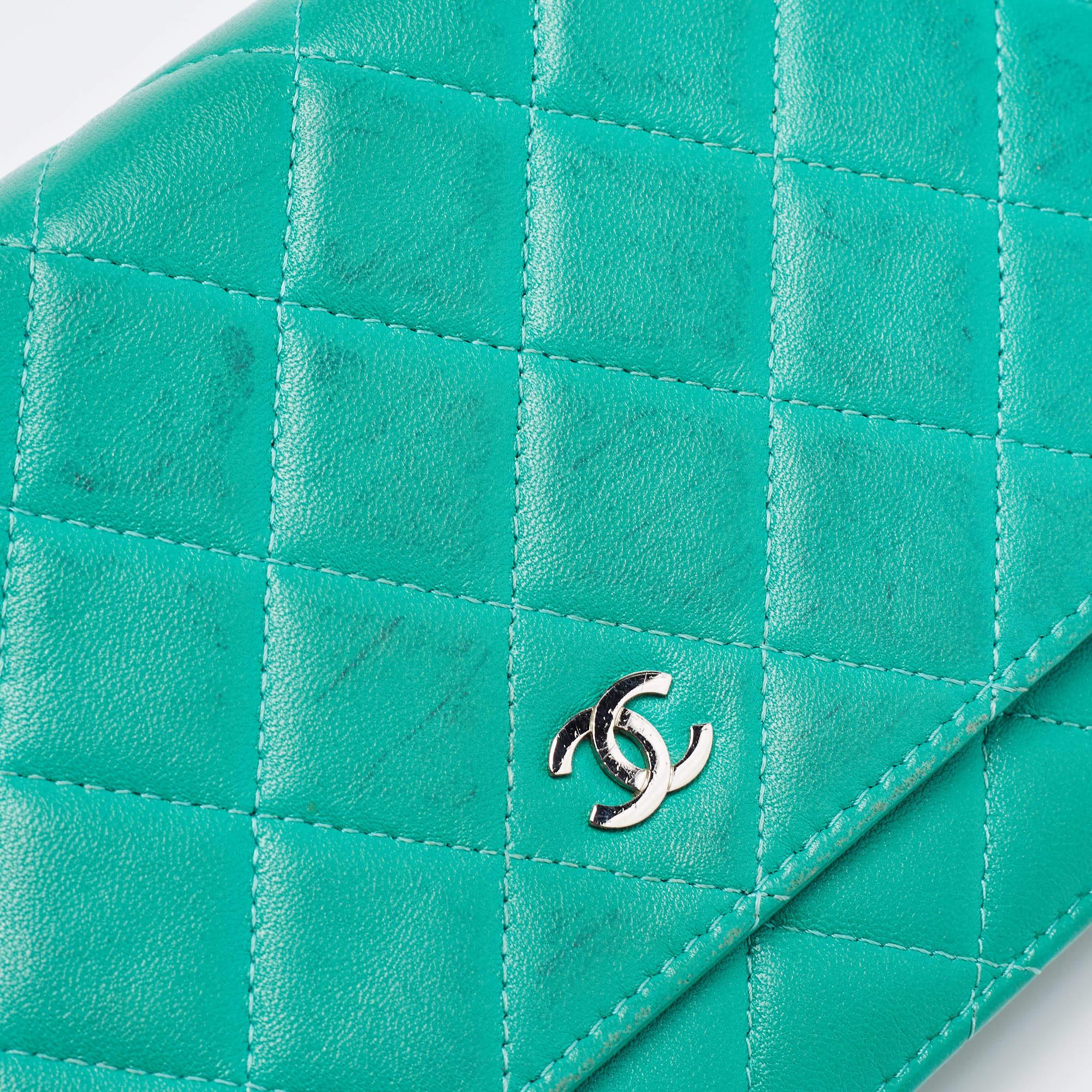 Chanel Green Leather CC Wallet On Chain 2