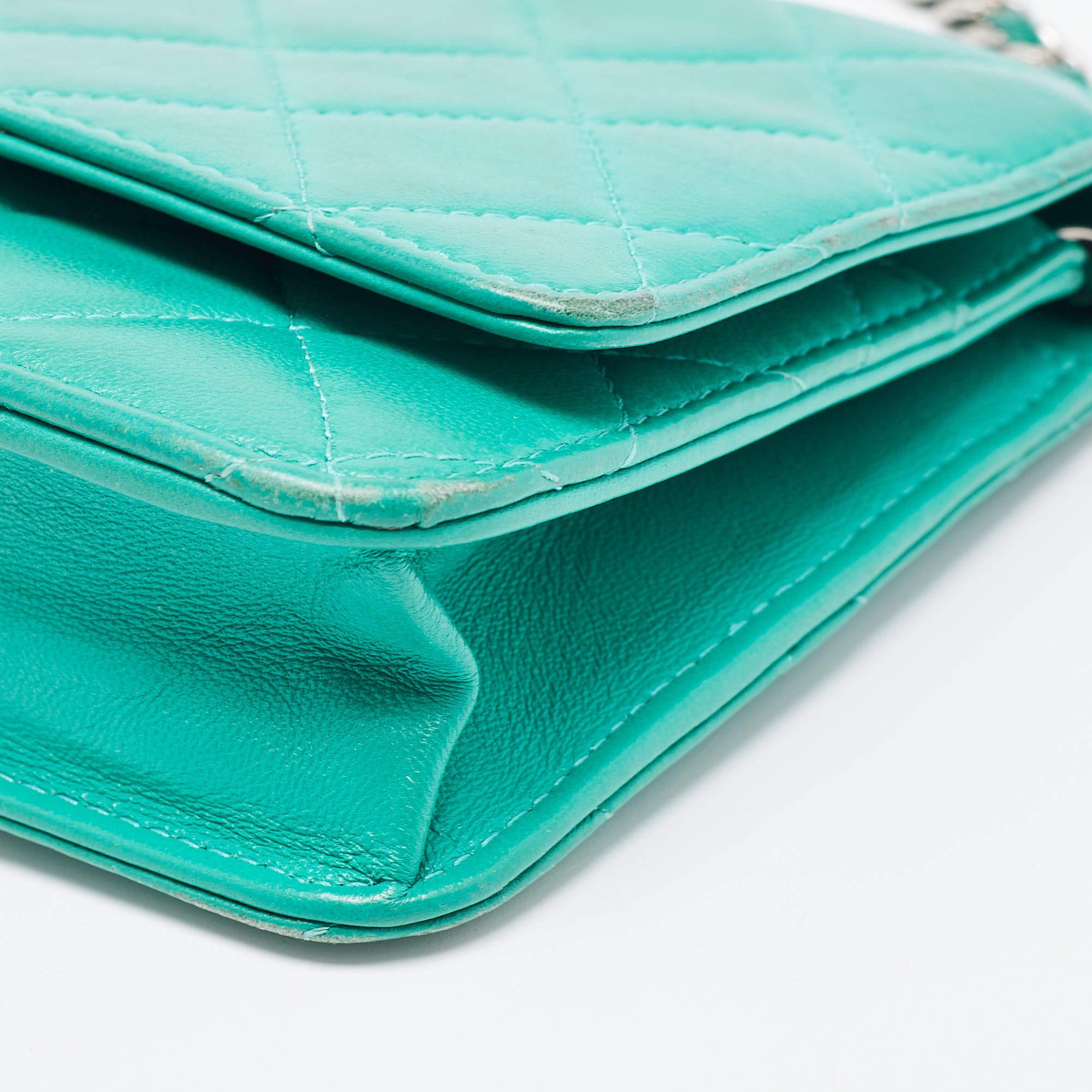 Chanel Green Leather CC Wallet On Chain 3