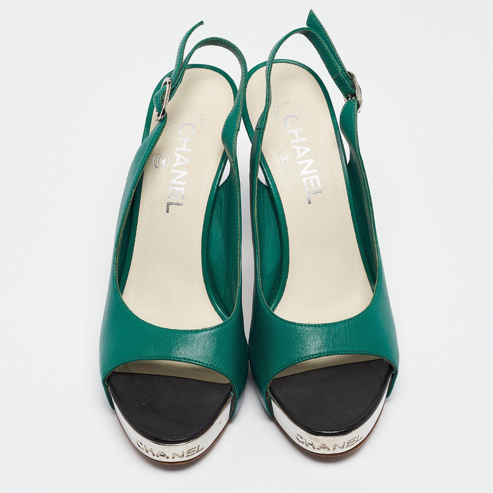 Chanel Green Leather Slingback Slingback Sandals Size 38 In Excellent Condition In Dubai, Al Qouz 2