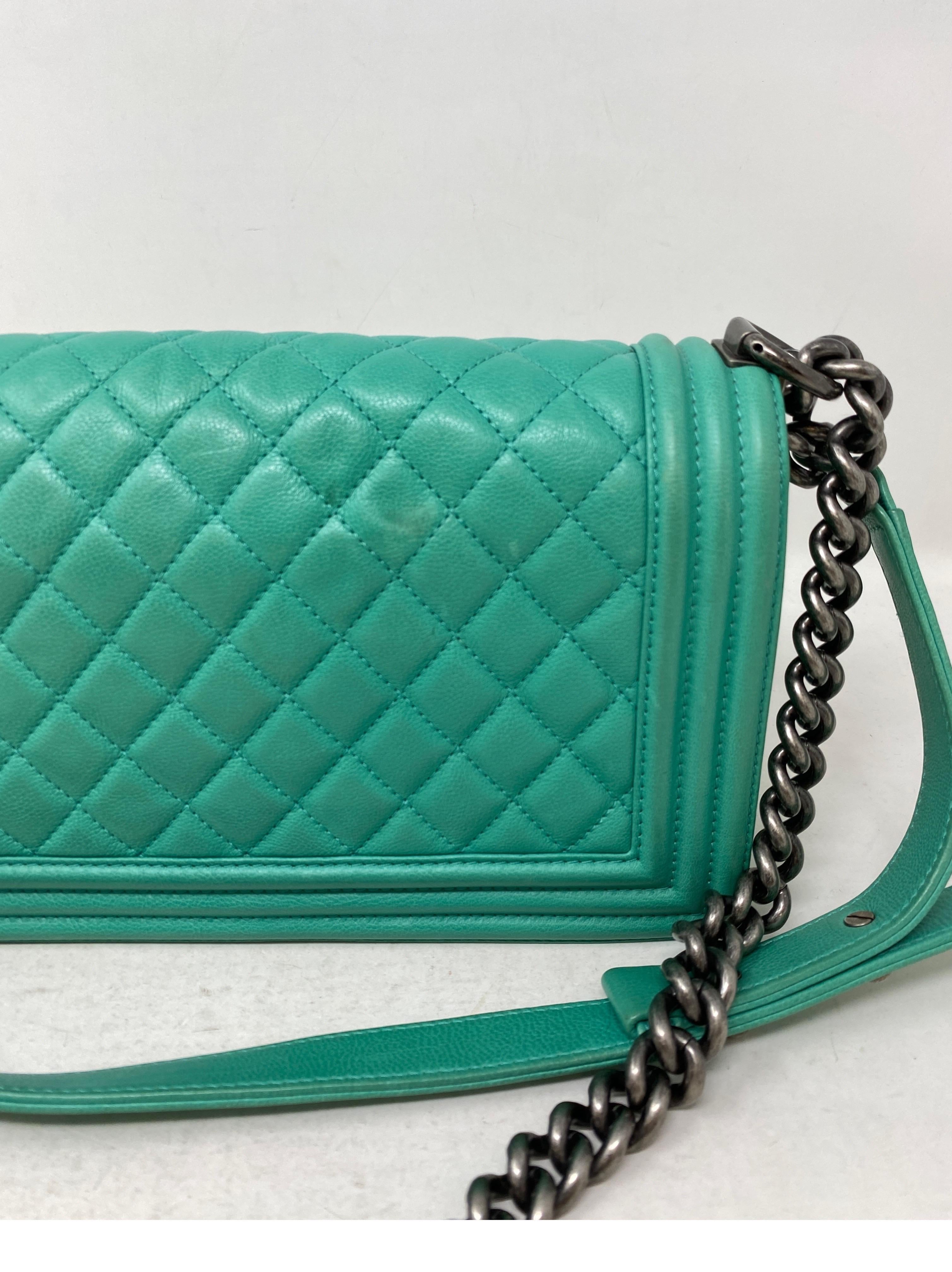 chanel boy bag green