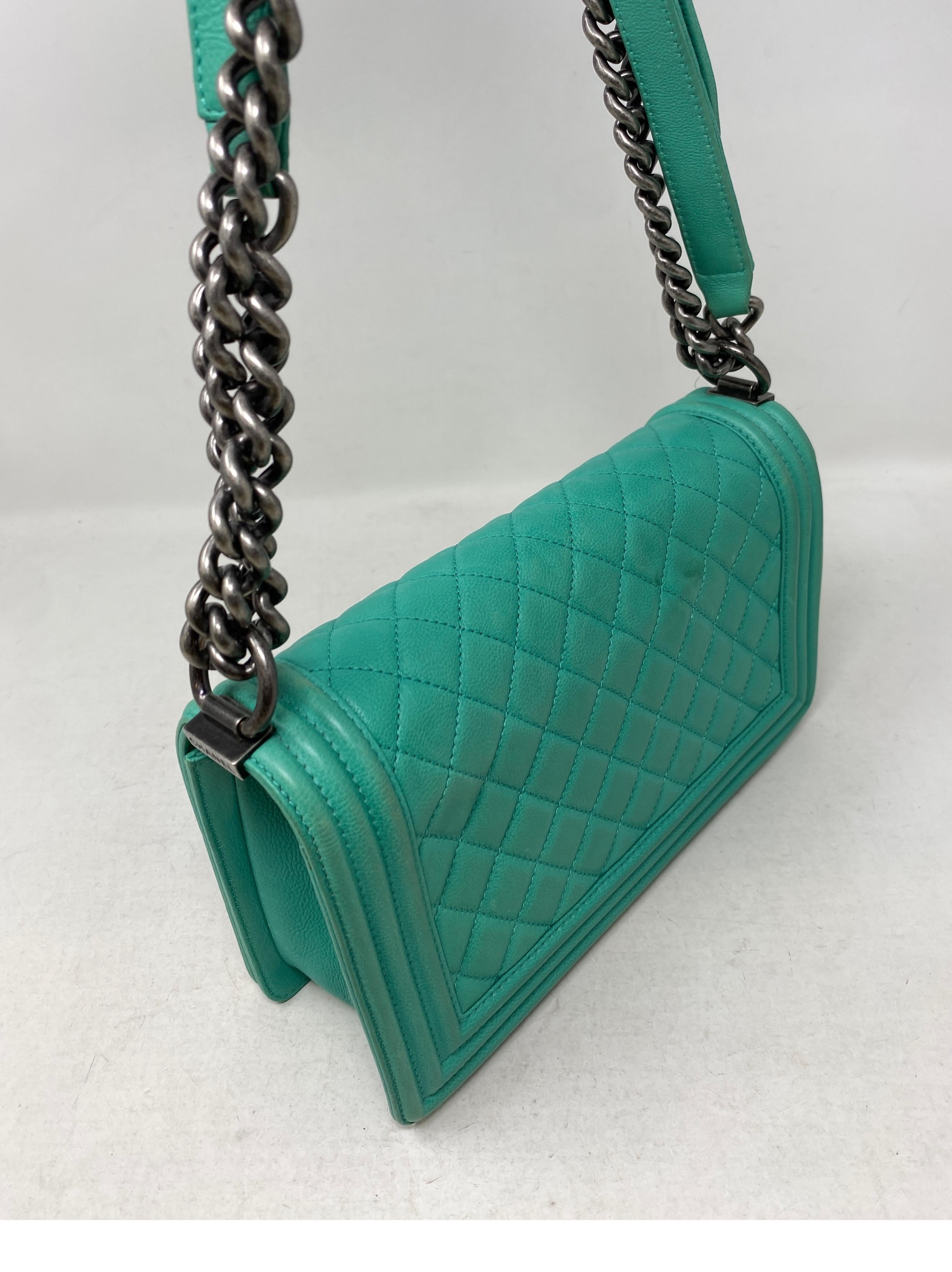Women's or Men's Chanel Green Medium Boy Bag