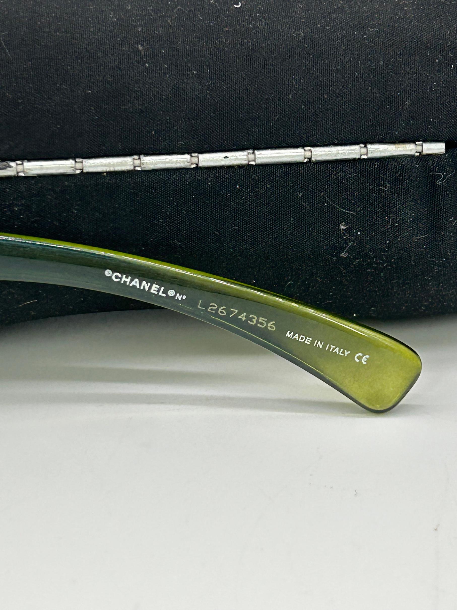 Chanel Green Ombre Lens CC Logo Rimless Sunglasses c2000s For Sale 6