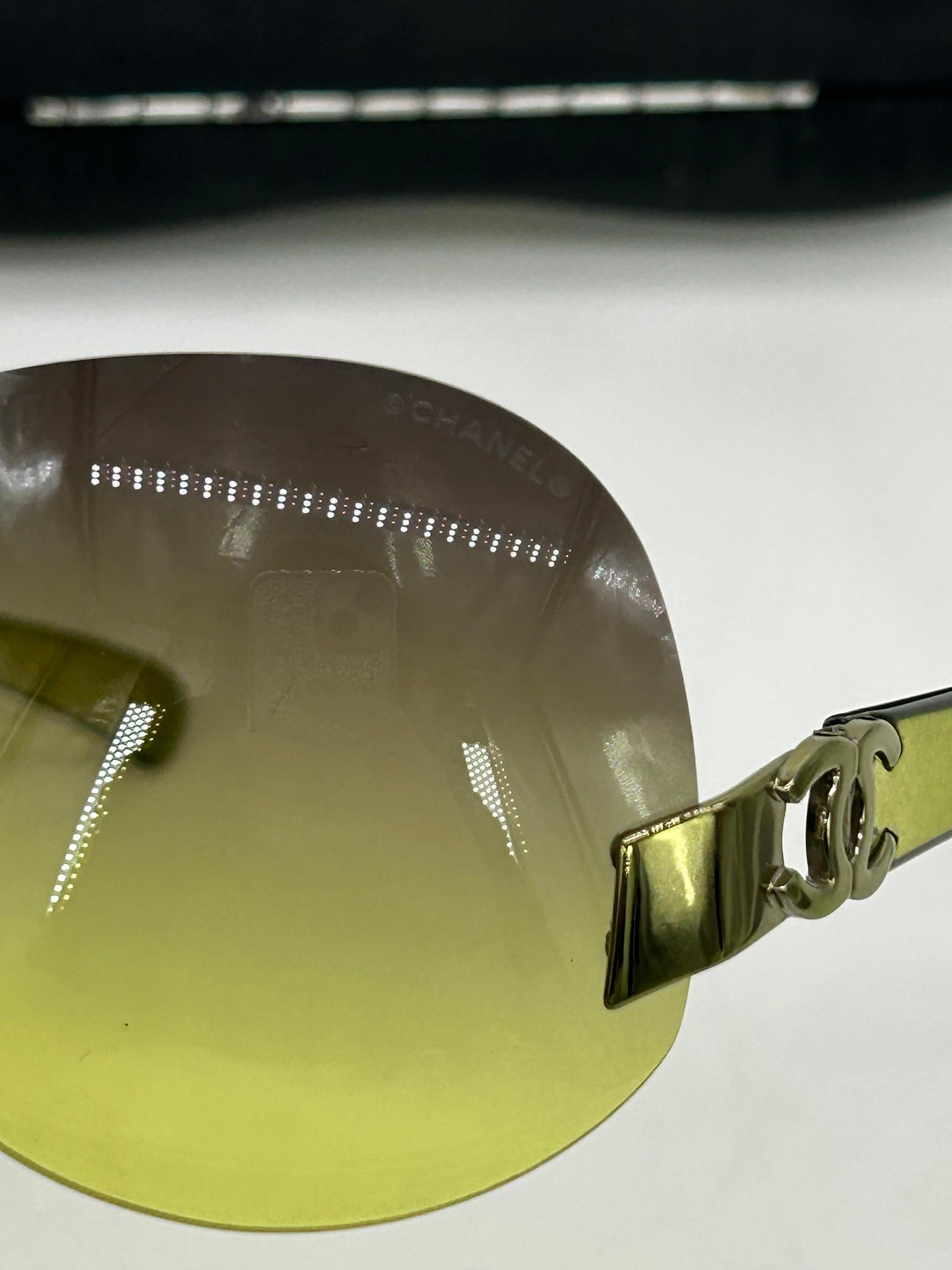 Chanel Green Ombre Lens CC Logo Rimless Sunglasses c2000s For Sale 7