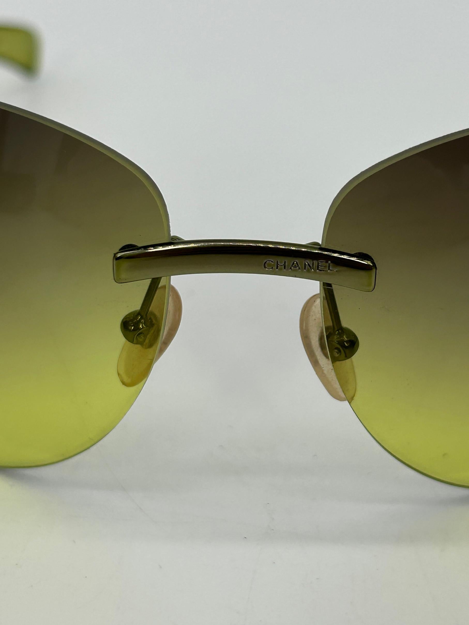 Chanel Green Ombre Lens CC Logo Rimless Sunglasses c2000s For Sale 3