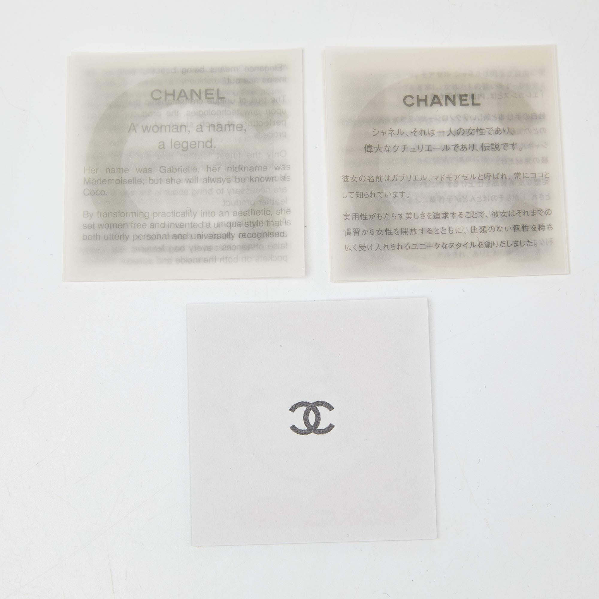 Chanel Grünes Lackleder Symbole Glücksbringer kompakte Brieftasche im Angebot 3