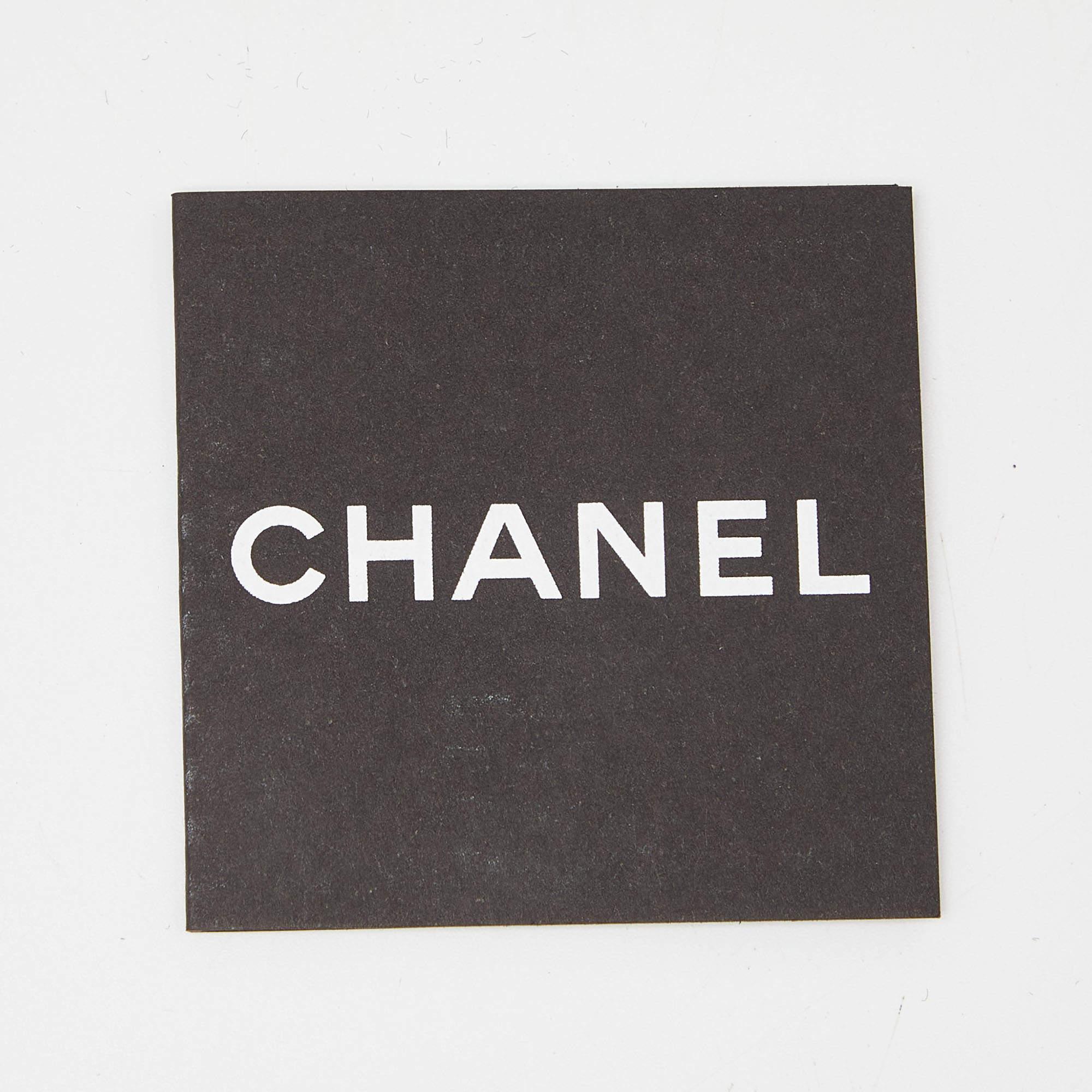 Chanel Grünes Lackleder Symbole Glücksbringer kompakte Brieftasche im Angebot 4