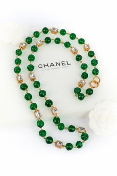 Chanel green pearl necklace